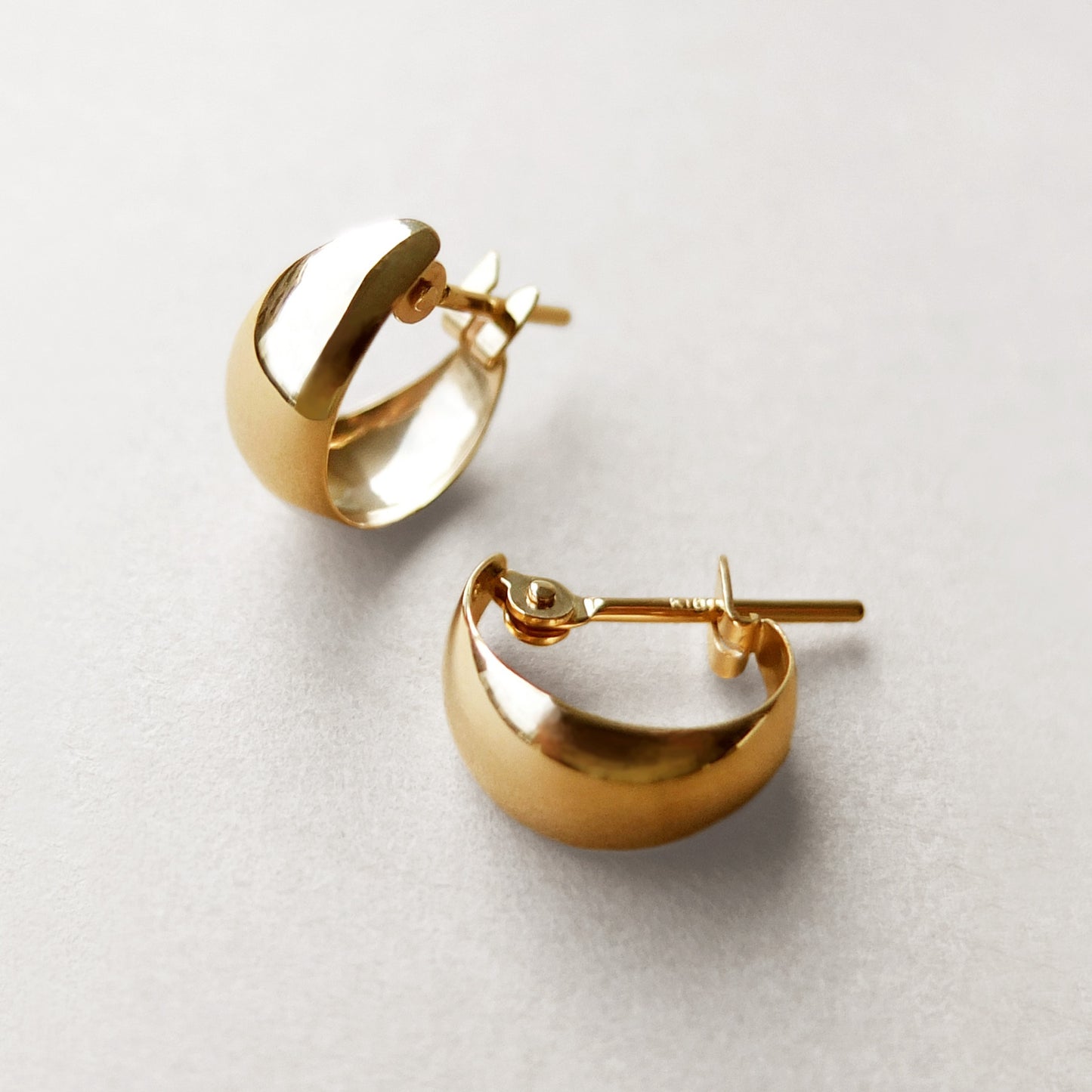 18K/10K Yellow Gold Chunky Mini Hoop Earrings - Product Image