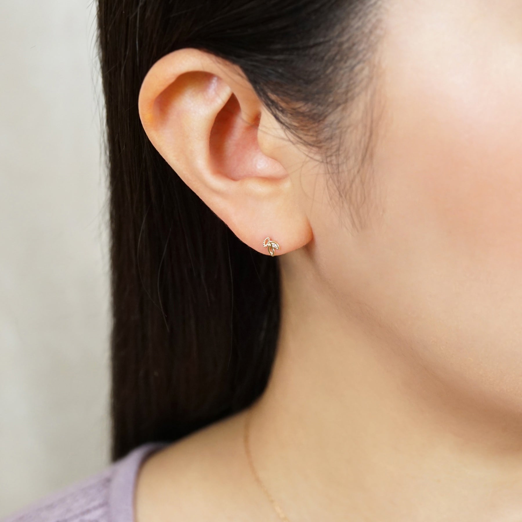 18K/10K Diamond Petit Olive Earrings (Yellow Gold) - Model Image