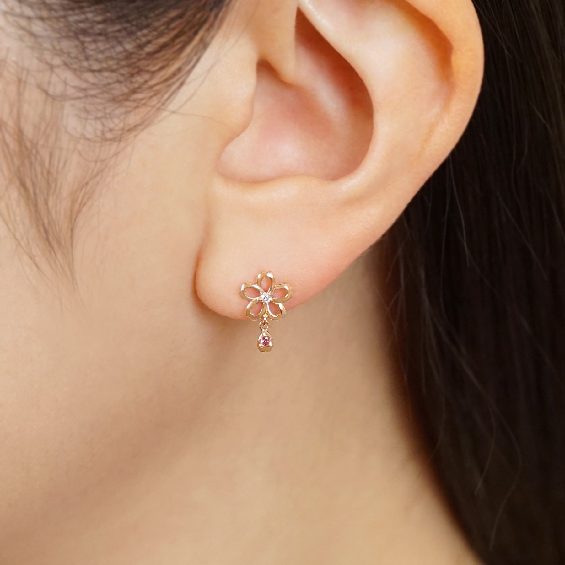 [Birth Flower Jewelry] April - Cherry Blossoms Openwork Earrings (18K/10K Rose Gold) - Model Image