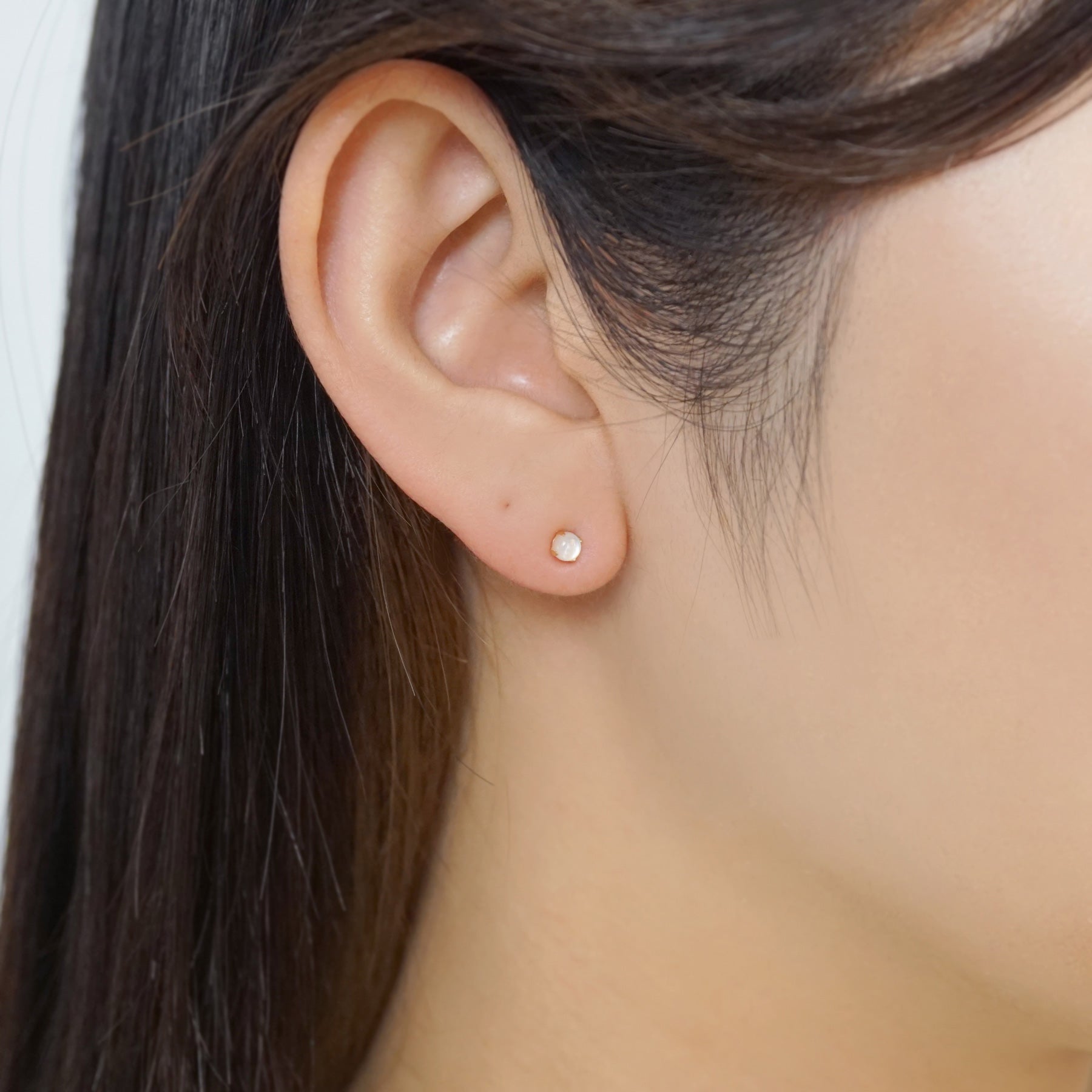 18K/10K Onyx Double Piercing Chain Earrings (Yellow Gold) - Model Image