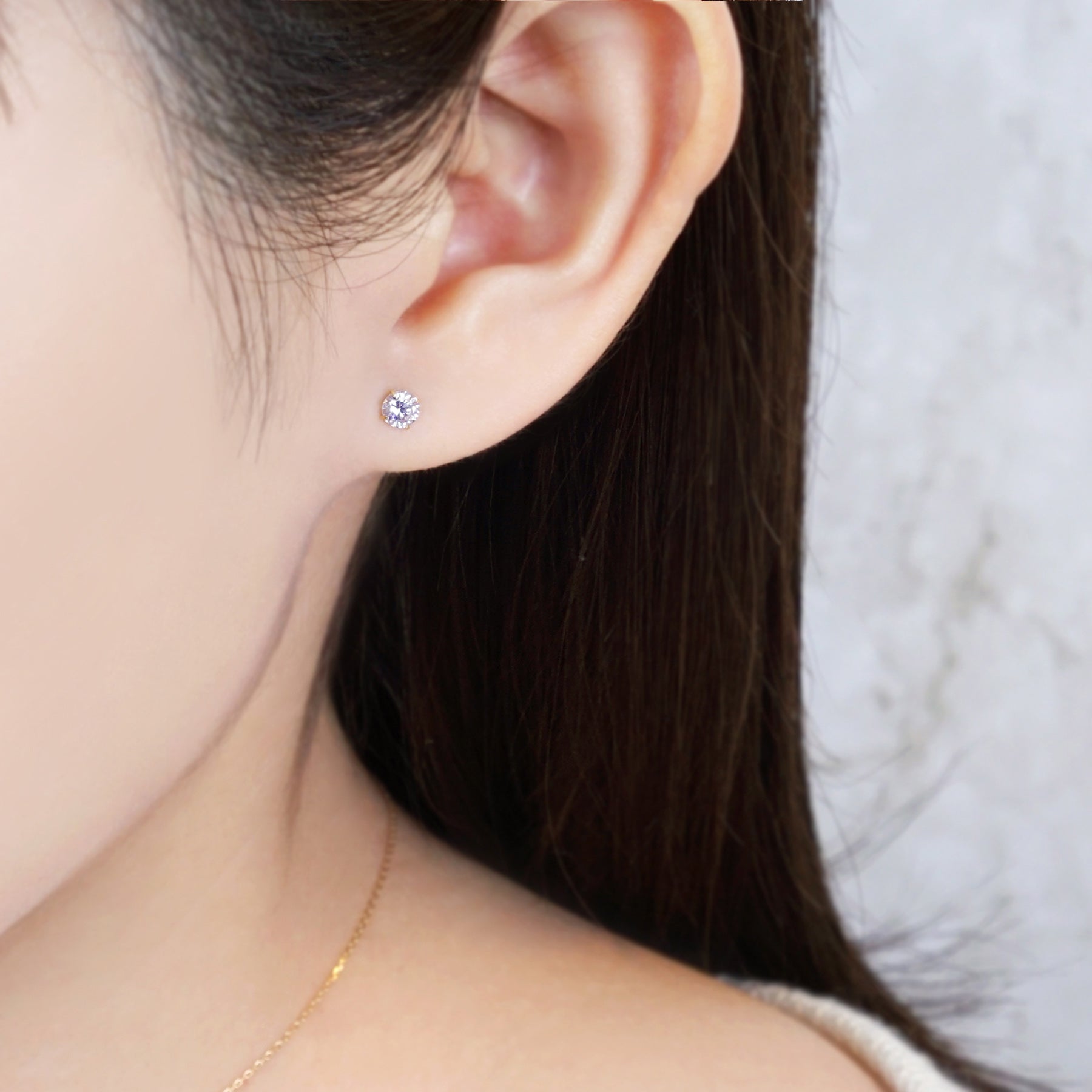 [Second Earrings] 18K Yellow Gold Lavender Cubic Zirconia Earrings - Model Image