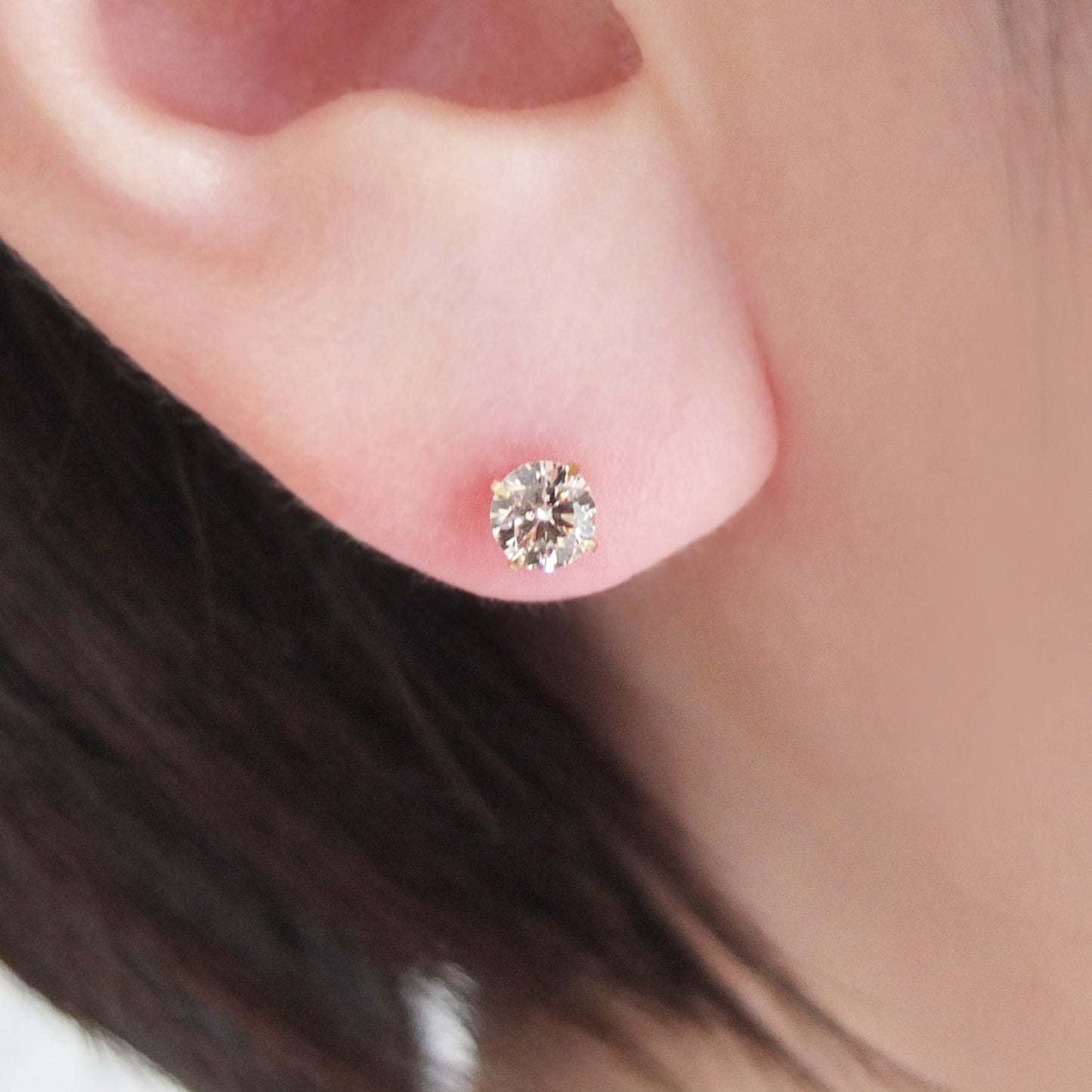 [Second Earrings] 18K Yellow Gold Champagne Cubic Zirconia Earrings - Model Image