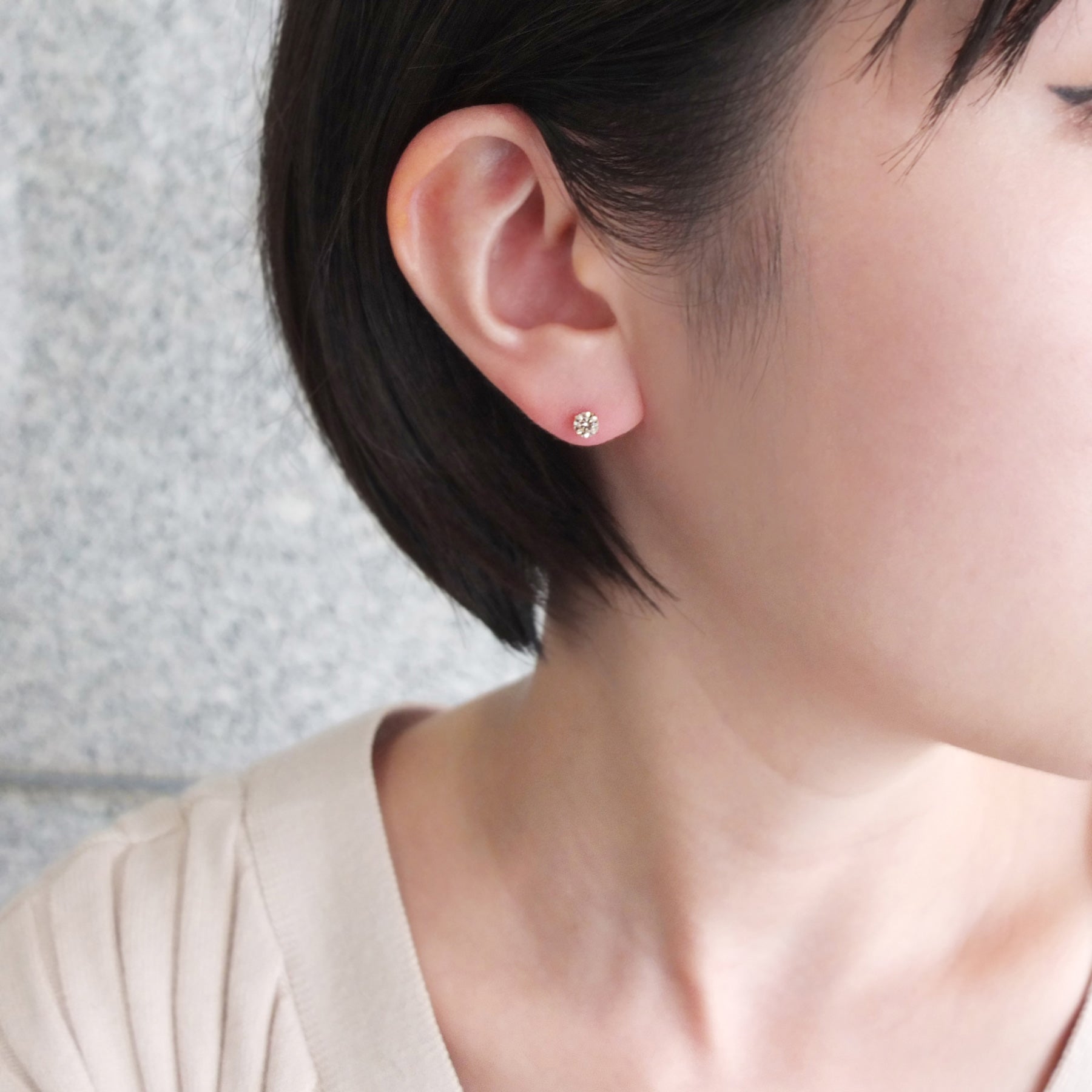 [Second Earrings] 18K Yellow Gold Champagne Cubic Zirconia Earrings - Model Image