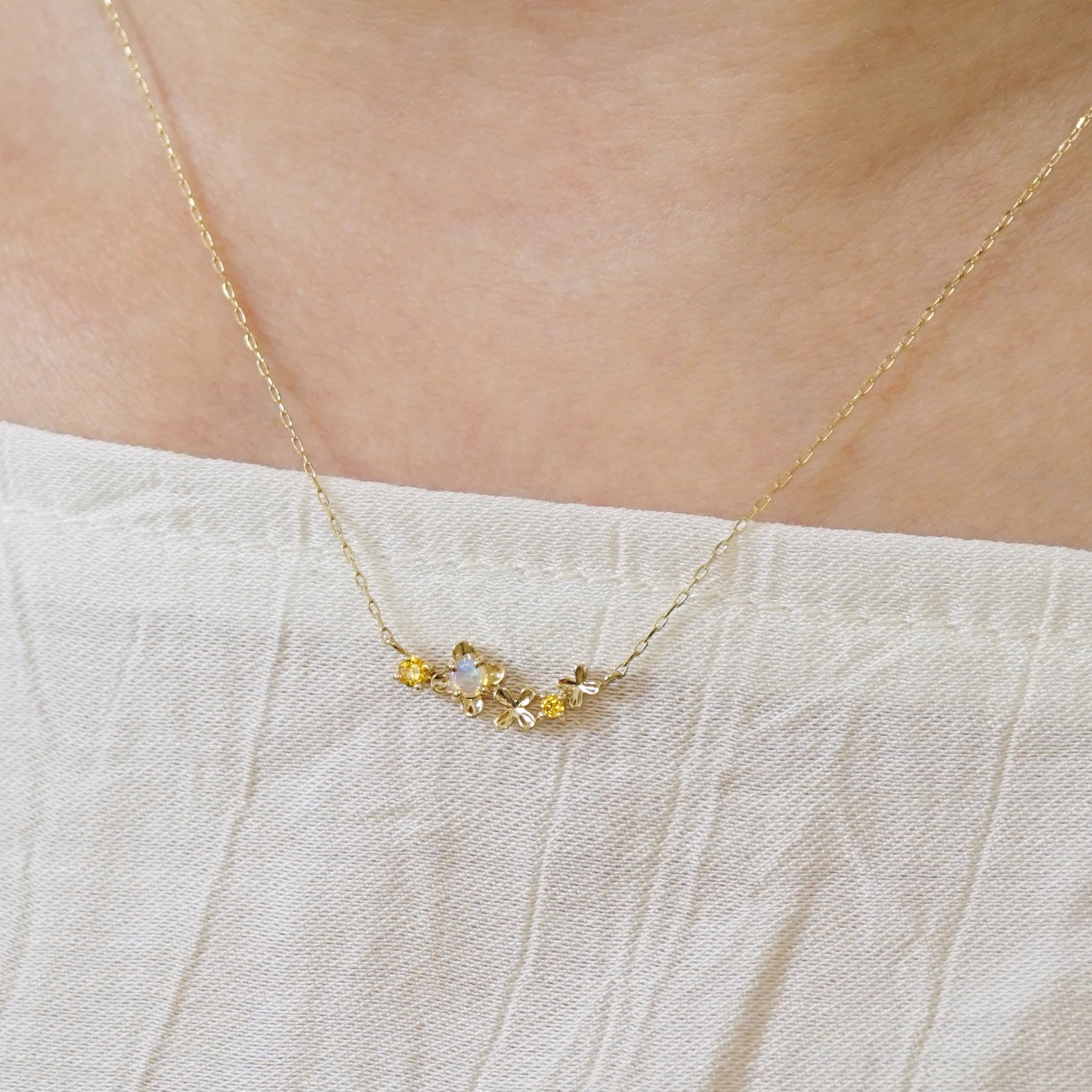 [Birth Flower Jewelry] October - Fragrant Olive Necklace (10K Yellow Gold) - Model Image