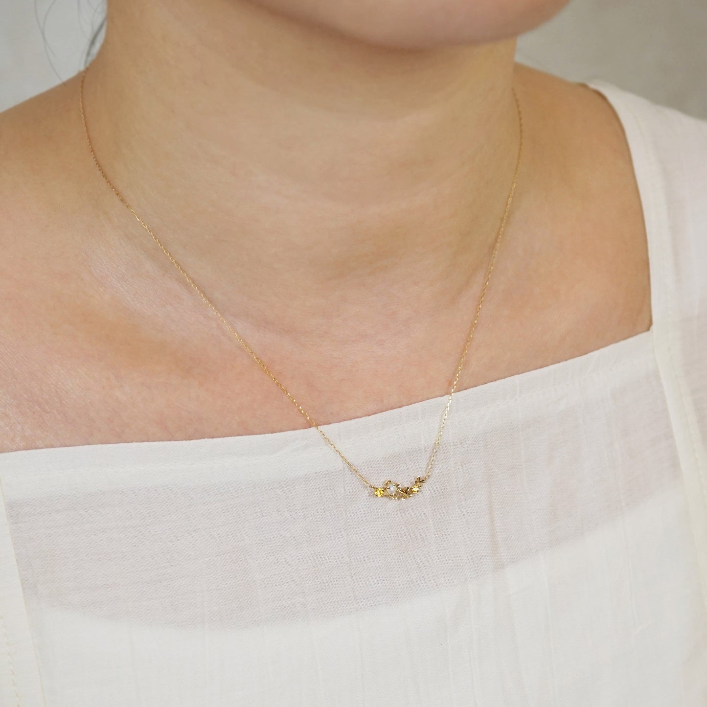 [Birth Flower Jewelry] October - Fragrant Olive Necklace (10K Yellow Gold) - Model Image