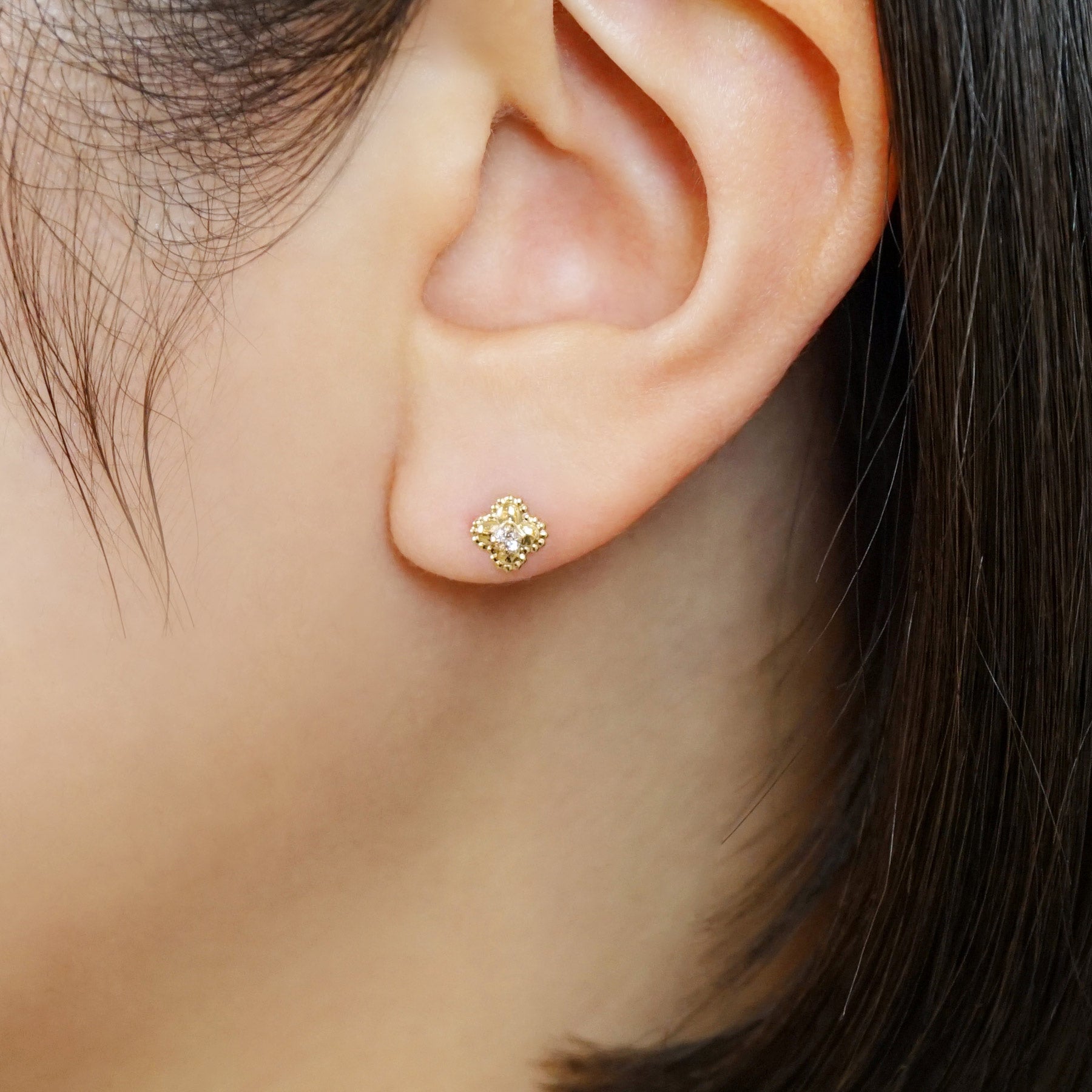 18K/10K Morganite Milgrain Flower Stud Earrings (Yellow Gold) - Model Image