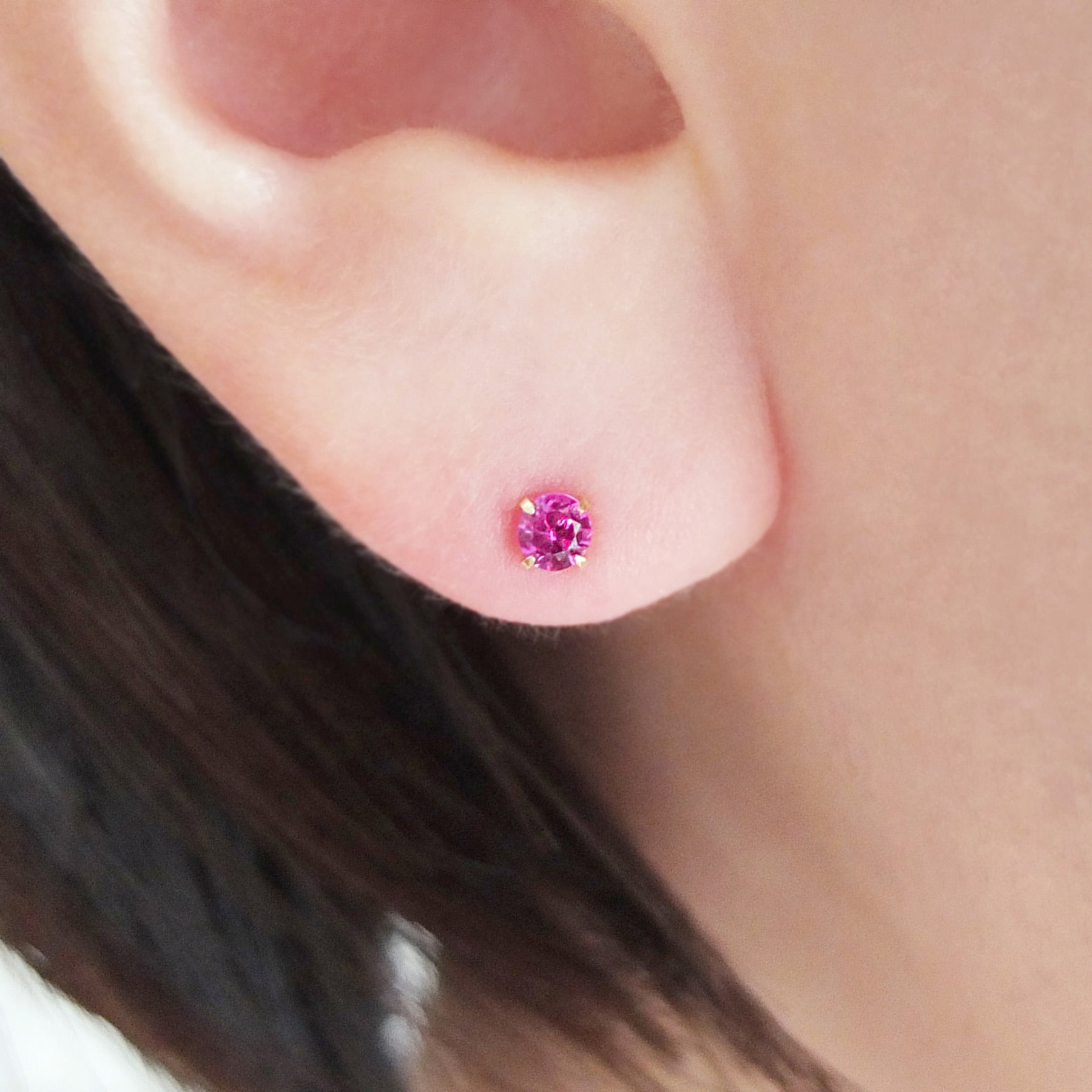 [Second Earrings] 18K Yellow Gold Ruby Earrings - Model Image