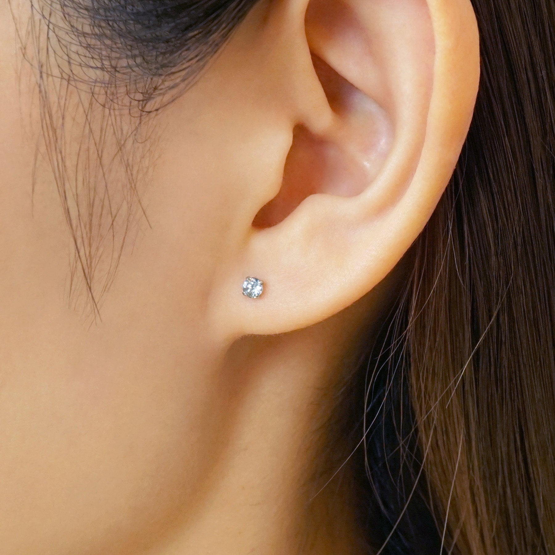 [Second Earrings] Platinum Aquamarine Earring - Model Image
