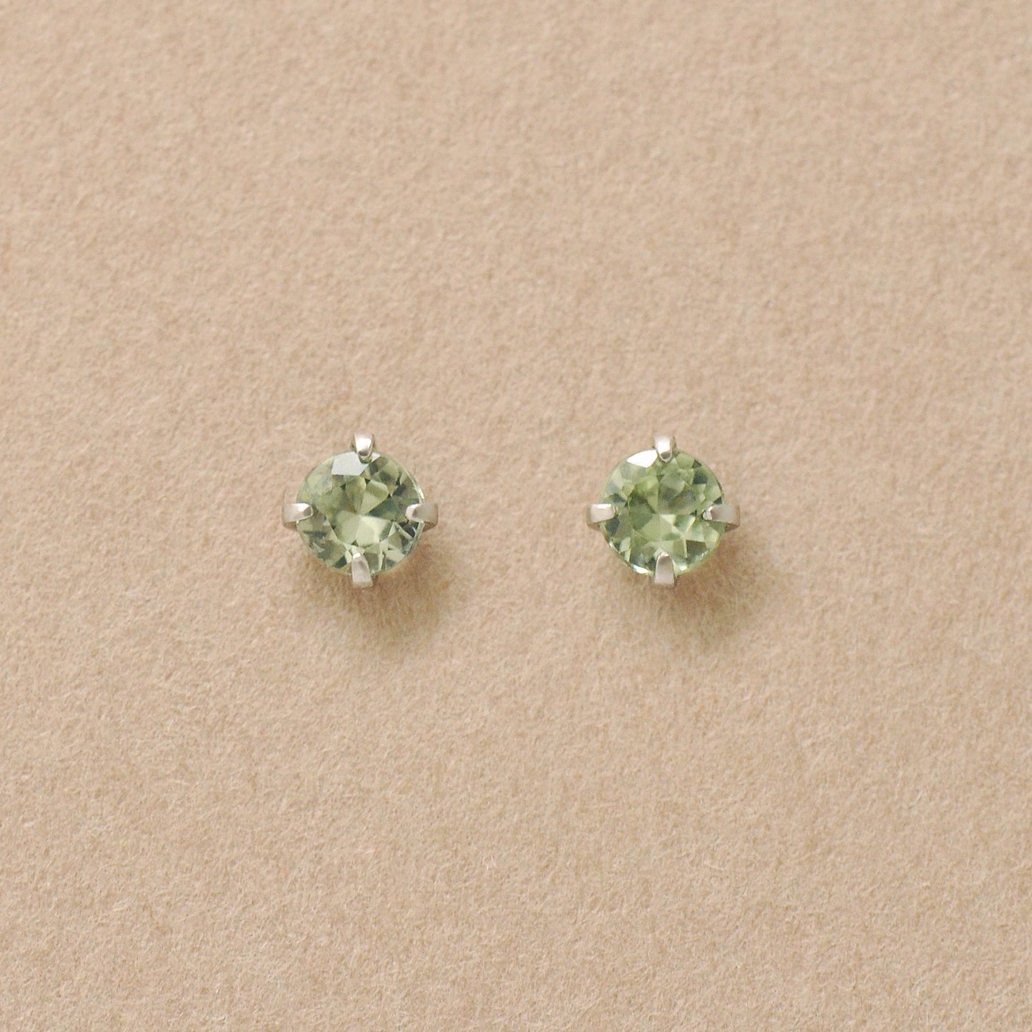 [Second Earrings] Platinum Green Sapphire Earrings - Product Image