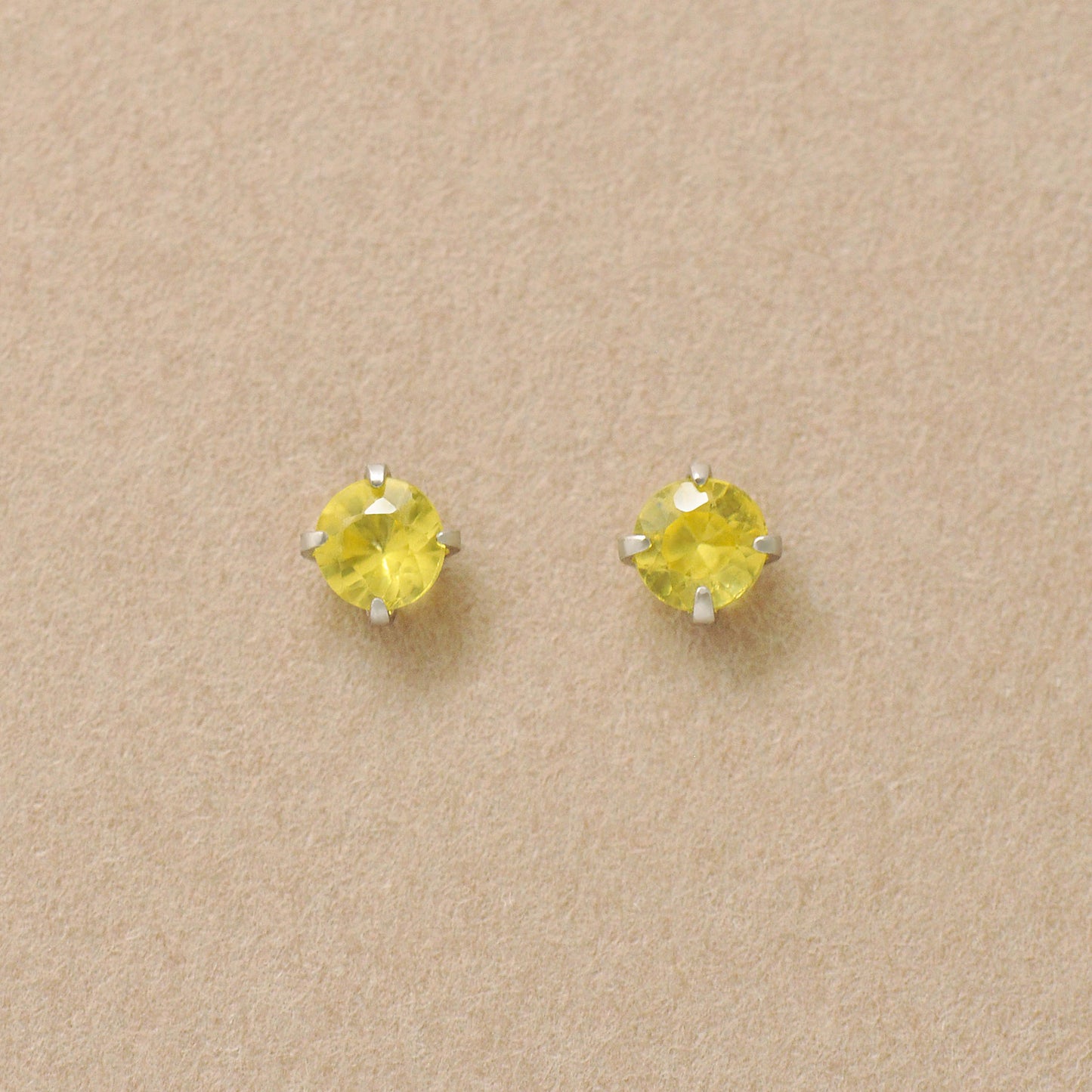 [Second Earrings] Platinum Yellow Sapphire Earrings - Product Image