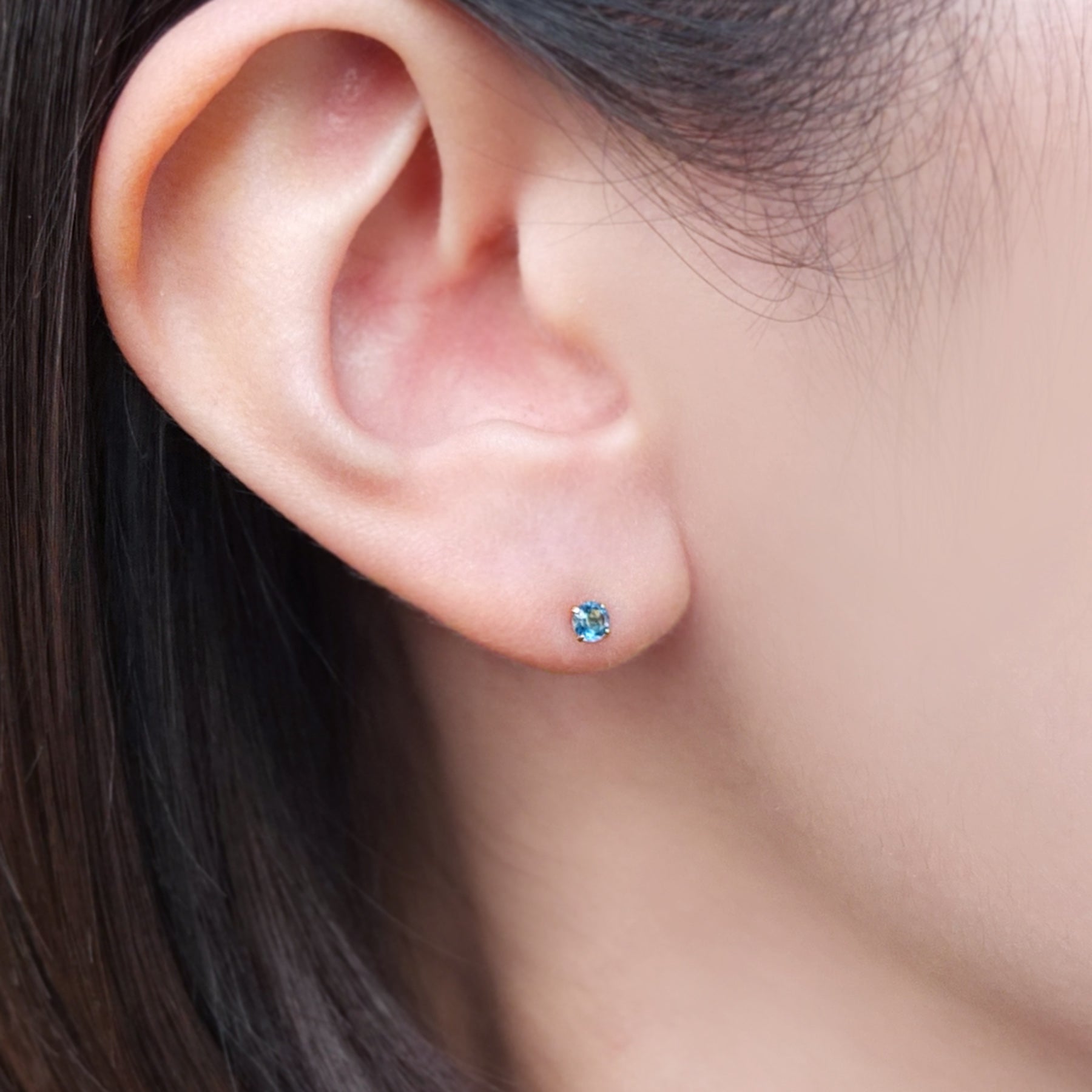 [Second Earrings] 18K Yellow Gold London Blue Topaz Earrings - Model Image