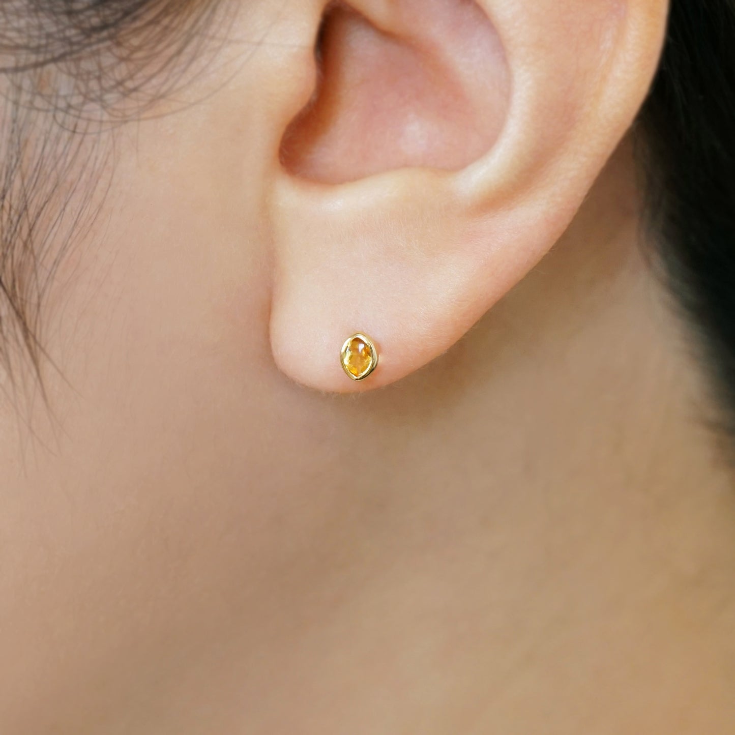 [Second Earrings] 18K Citrine Marquise Earrings (Yellow Gold) - Model Image