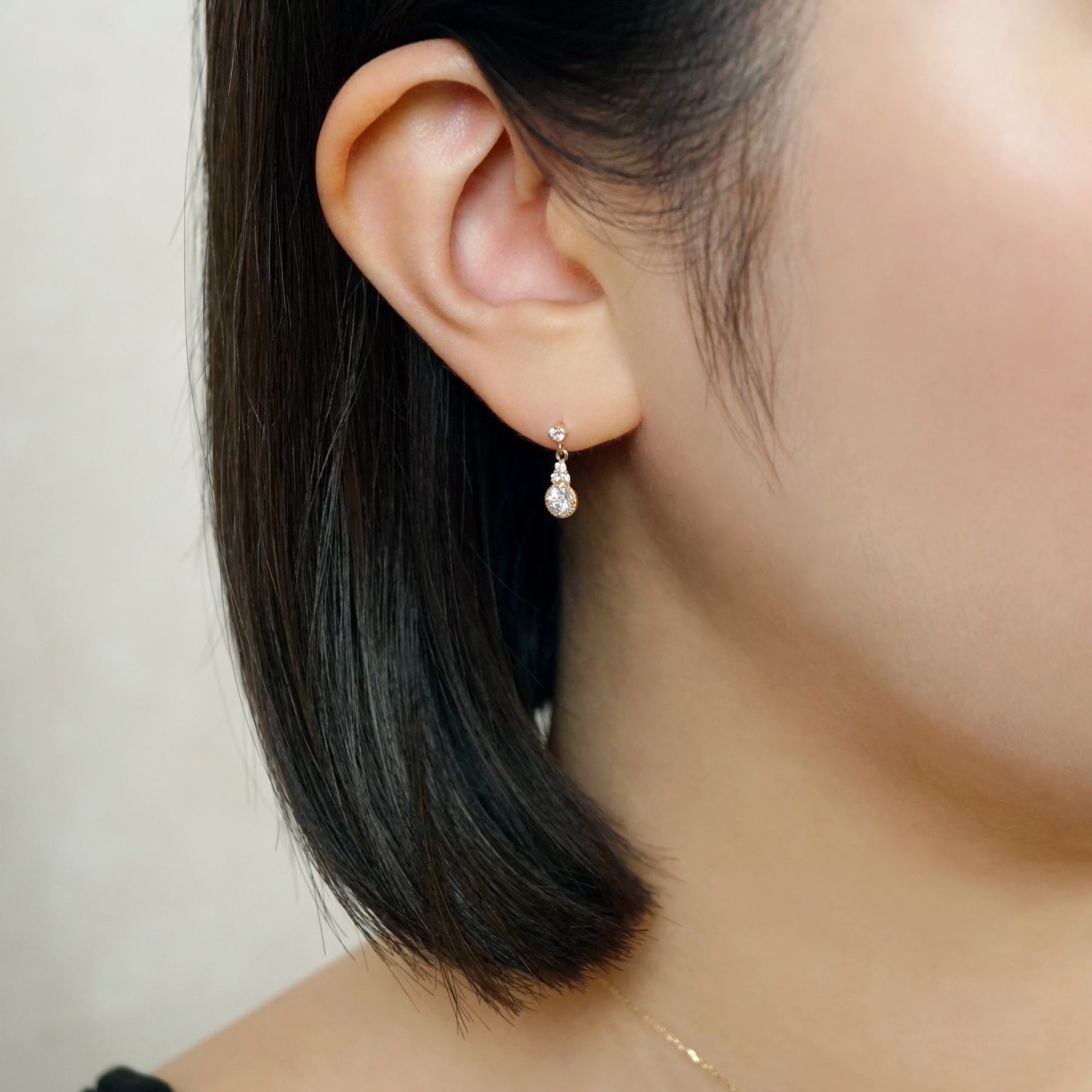 18K/10K Moissanite Milgrain Shining Earrings (Yellow Gold) - Model Image