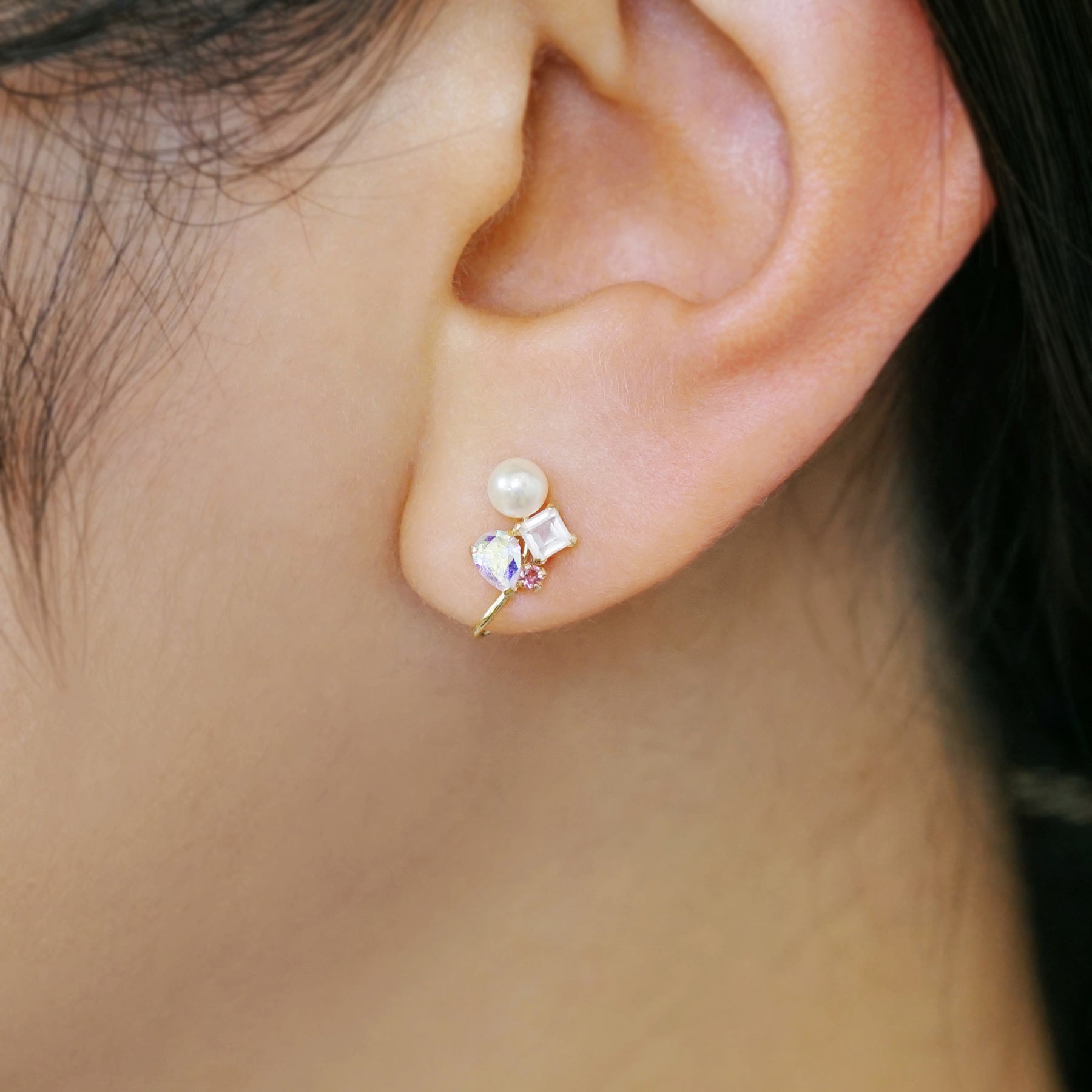 [Airy Clip-On Earrings] 10K Pink Stone Earrings (Yellow Gold) - Model Image