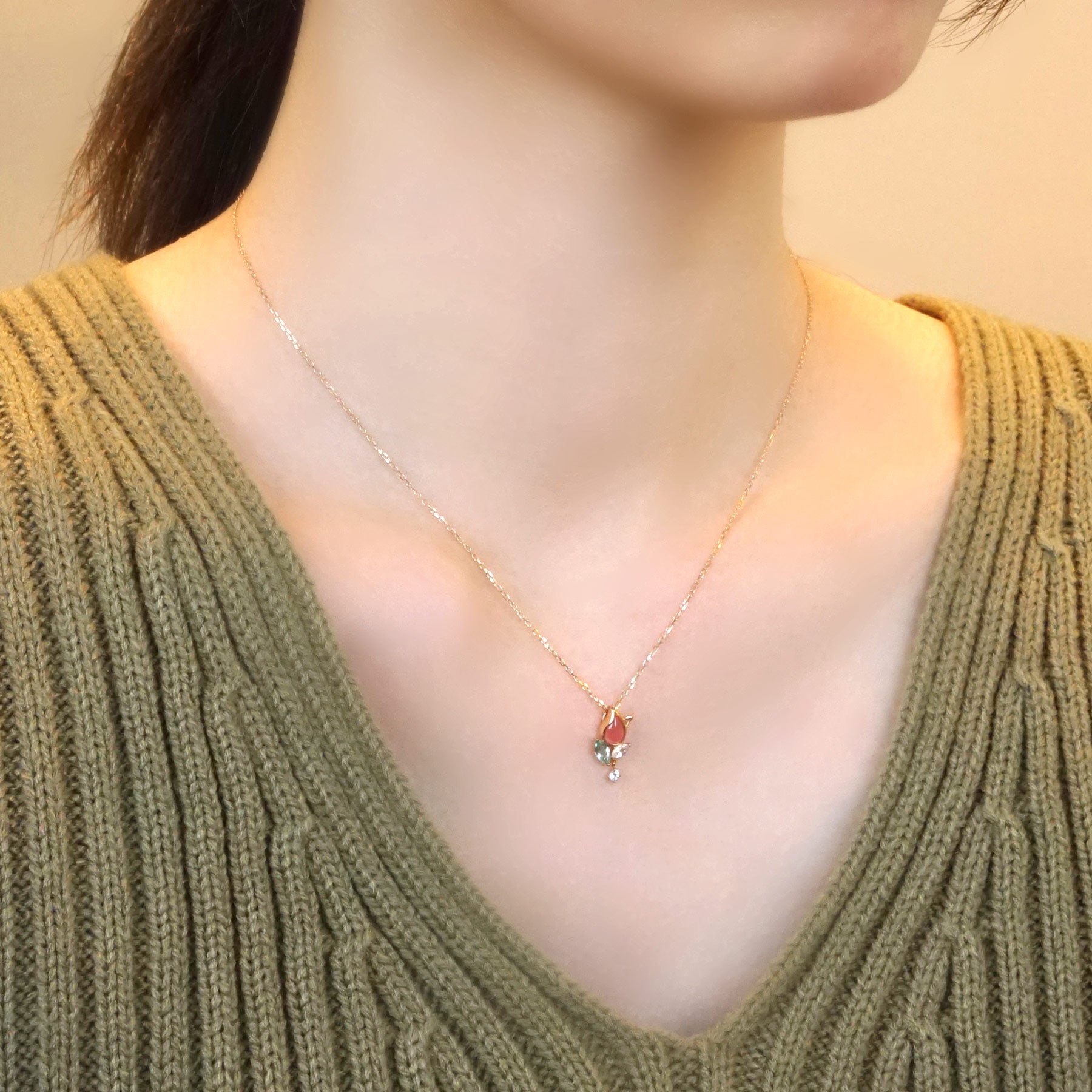 [Birth Flower Jewelry] March Tulip Necklace (Rose Gold) - Model Image