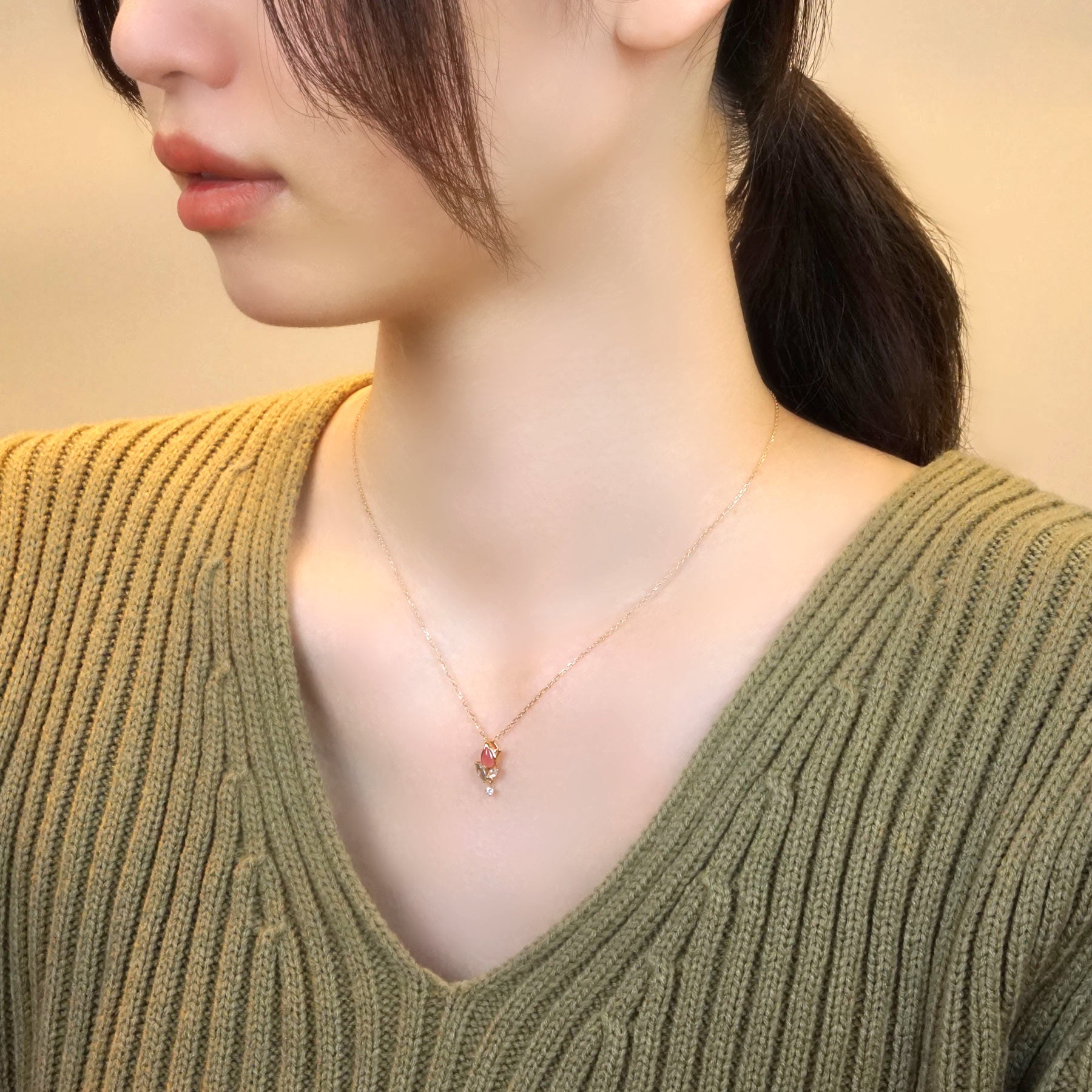 [Birth Flower Jewelry] March Tulip Necklace (Rose Gold) - Model Image