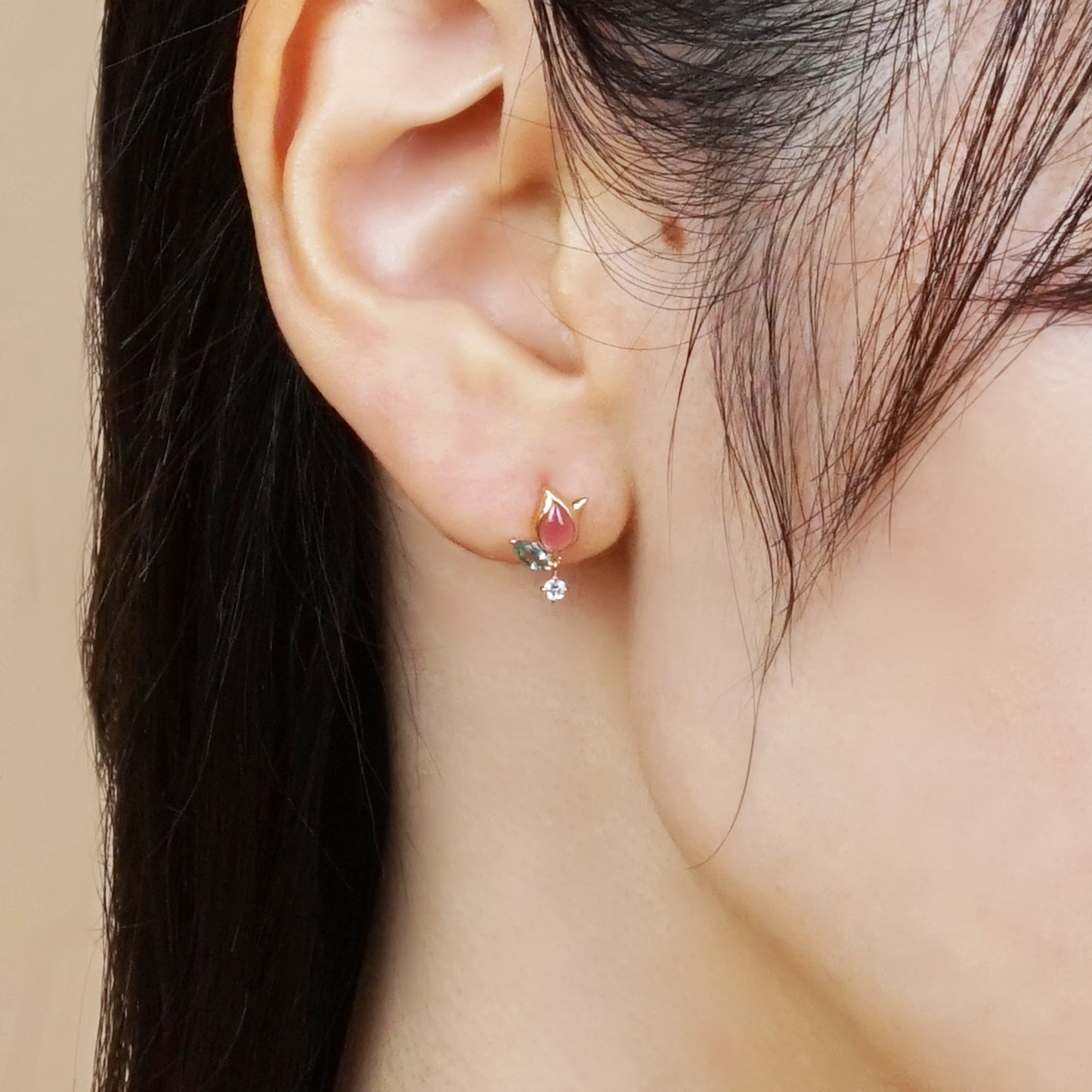 [Birth Flower Jewelry] March Tulip Earrings (Rose Gold) - Model Image