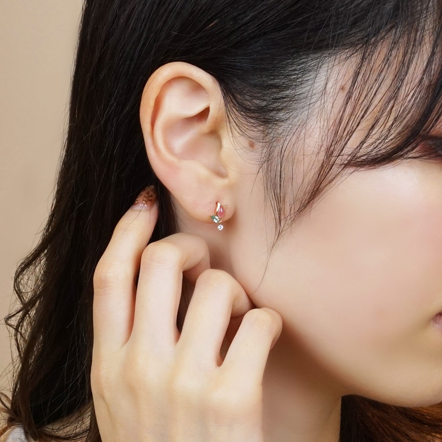 [Birth Flower Jewelry] March Tulip Earrings (Rose Gold) - Model Image