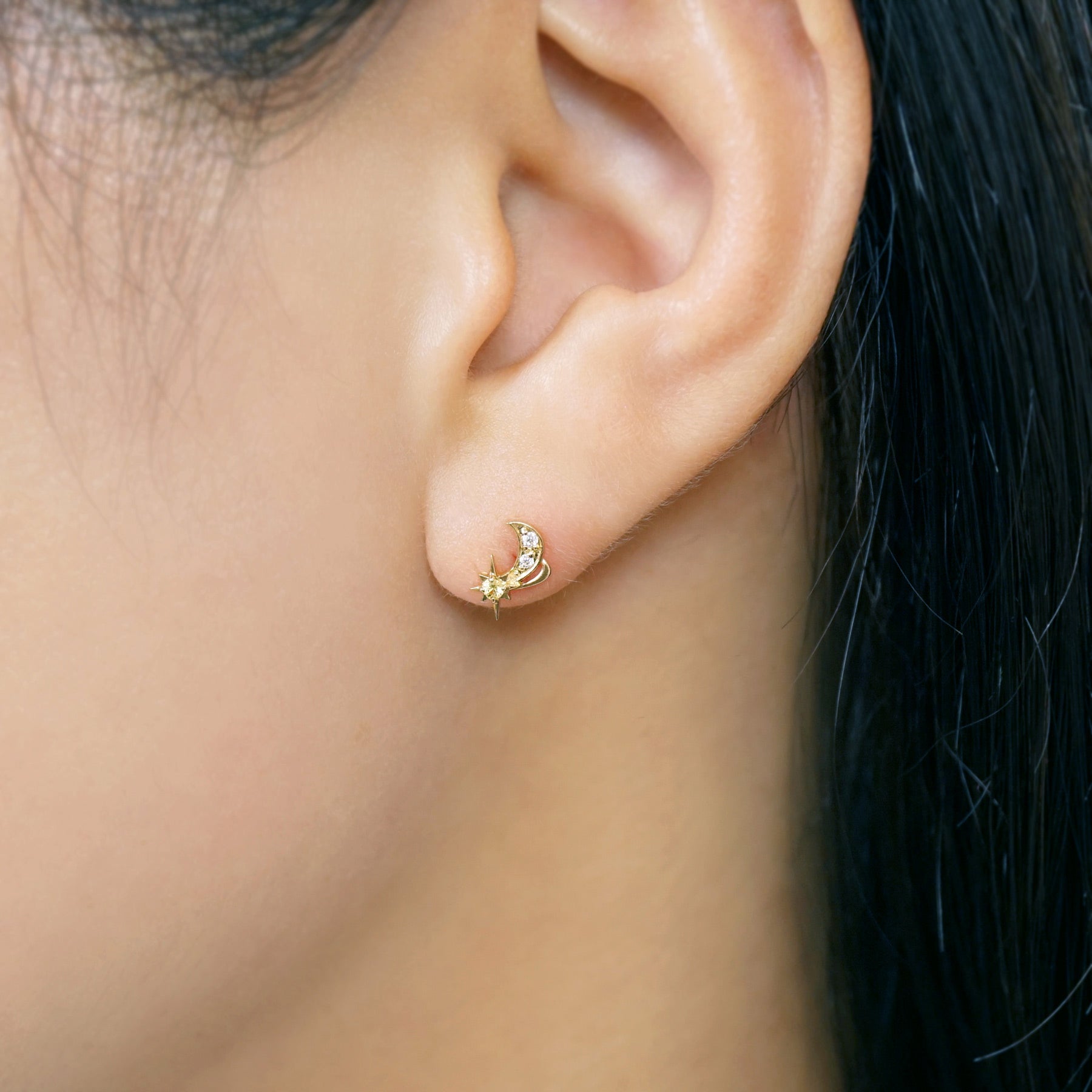 [Solo Earring] 18K/10K Shooting Star Stud Single Earring (Yellow Gold) - Model Image