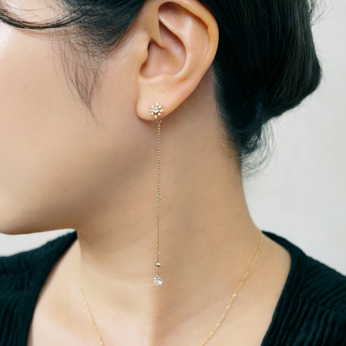[Solo Earring] 18K/10K "The First Star" 3Way Chain Stud Single Earring (Yellow Gold) - Model Image