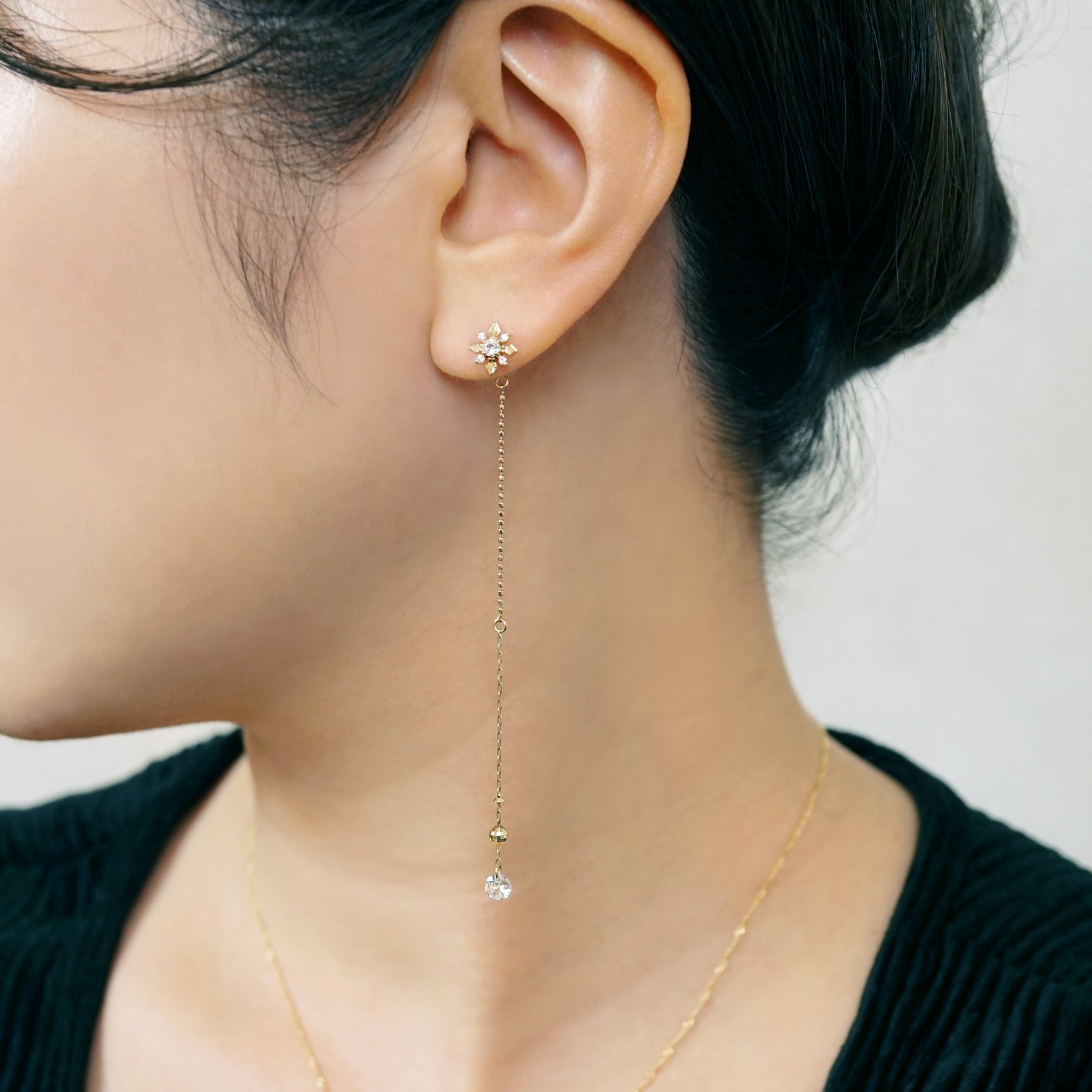 [Solo Earring] 18K/10K "The First Star" 3Way Chain Stud Single Earring (Yellow Gold) - Model Image