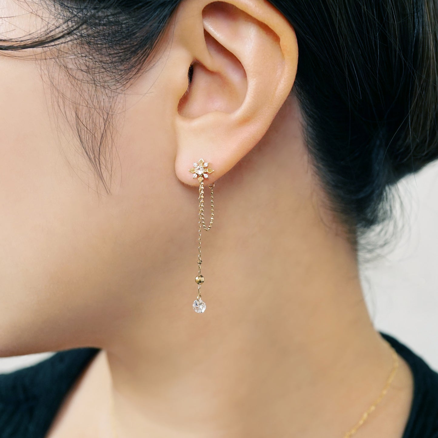 [Solo Earring] 18K/10K "The First Star" 3Way Chain Stud Single Earring (Yellow Gold) - Model Image