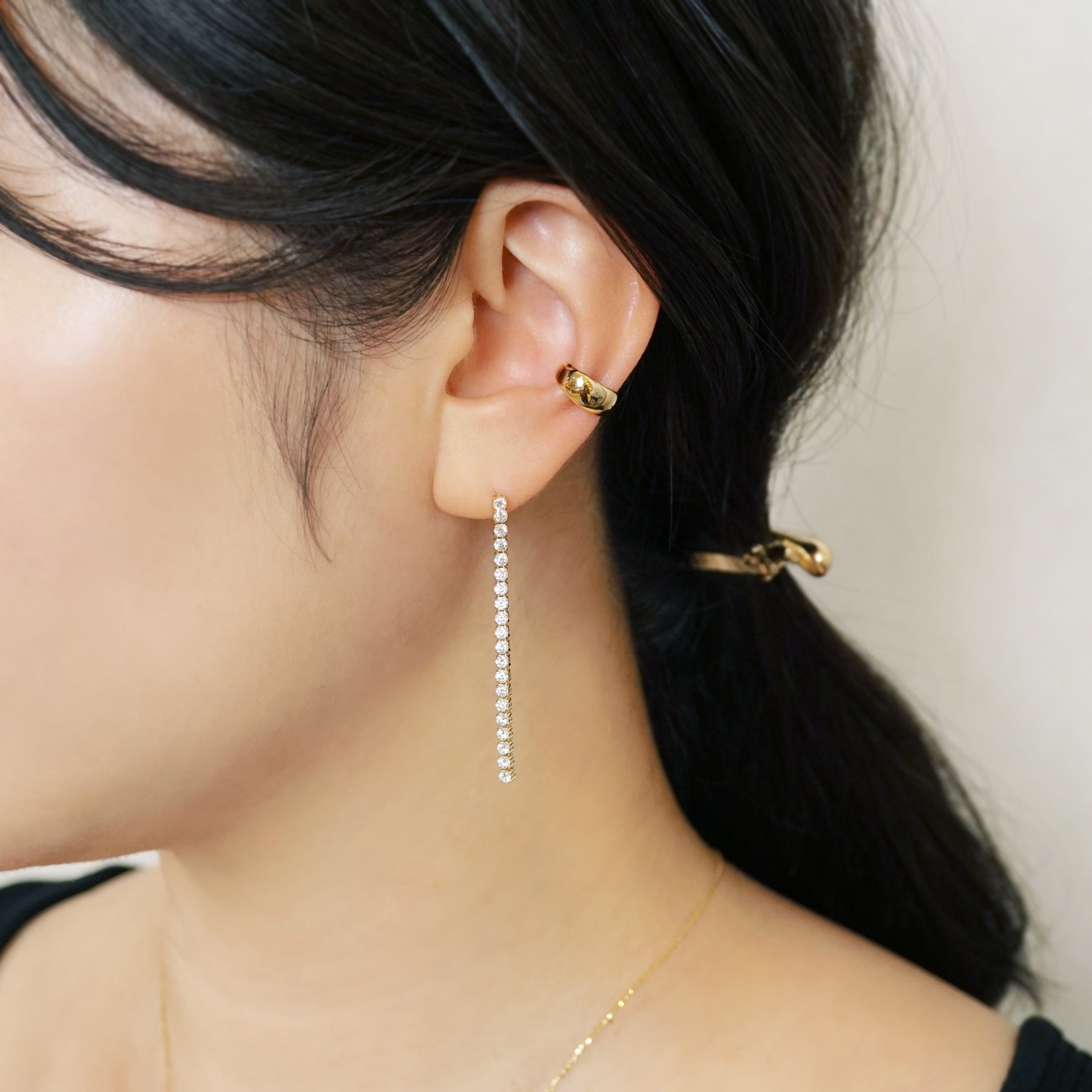 [Solo Earring] 18K/10K Moissanite Long Tennis Chain Single Earring (Yellow Gold) - Model Image