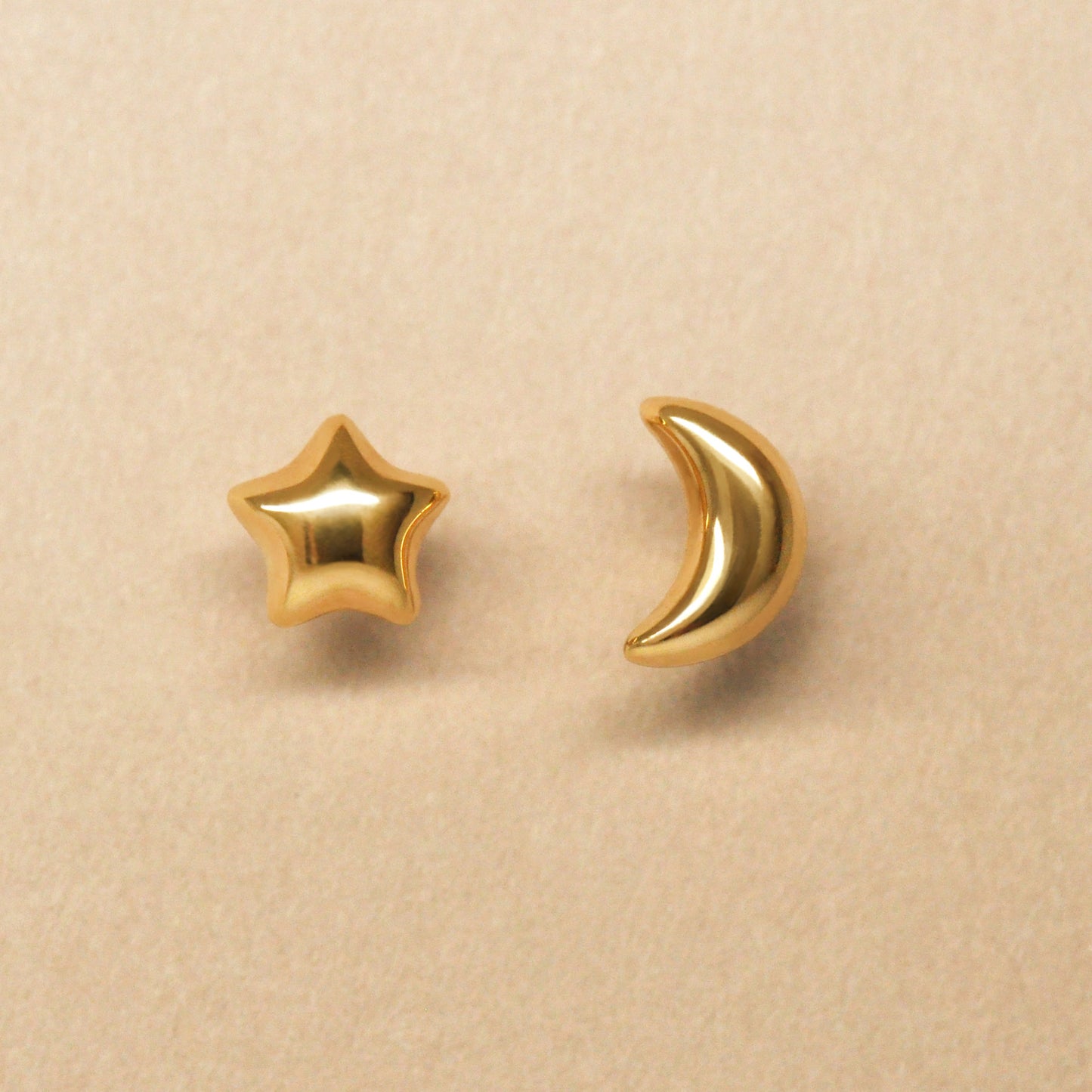 [Second Earrings] 18K Yellow Gold Moon & Star Earrings - Product Image