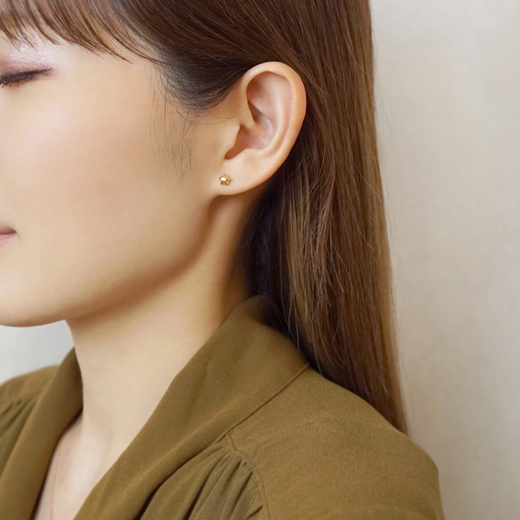 [Second Earrings] 18K Yellow Gold Moon & Star Earrings - Model Image