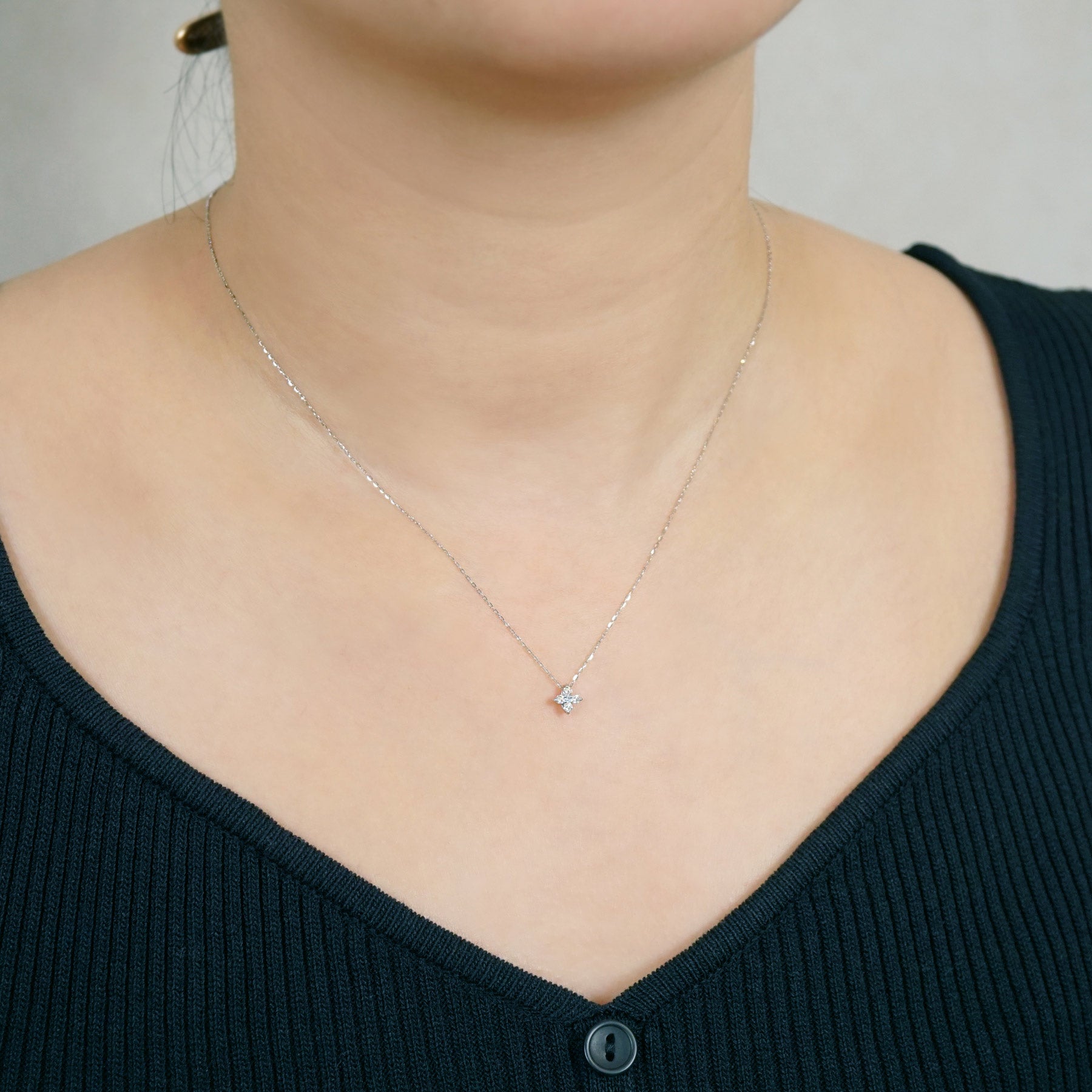 Platinum Diamond Flower Necklace (S) - Model Image