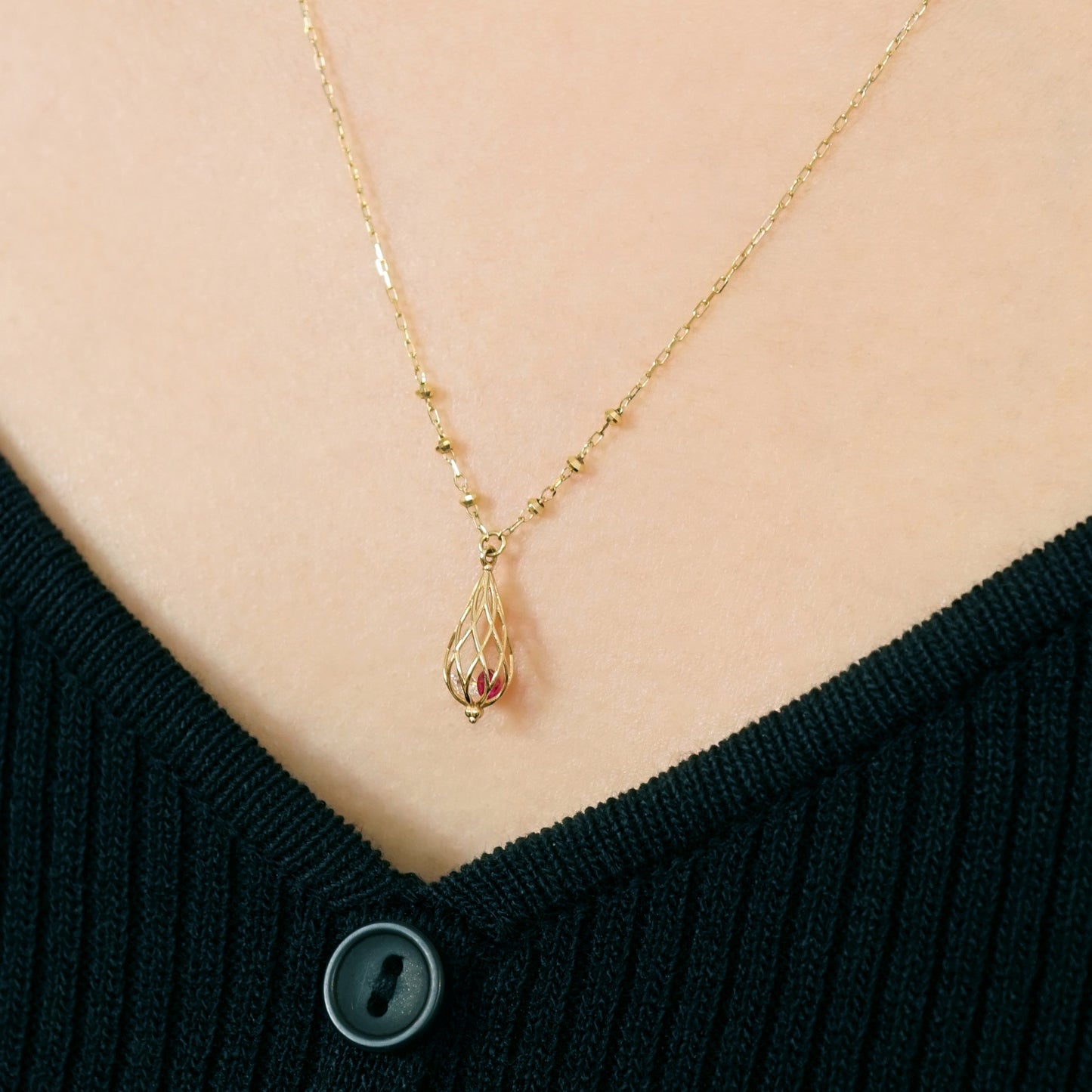 [Pannier] 10K Chandelier Necklace (Yellow Gold) - Model Image