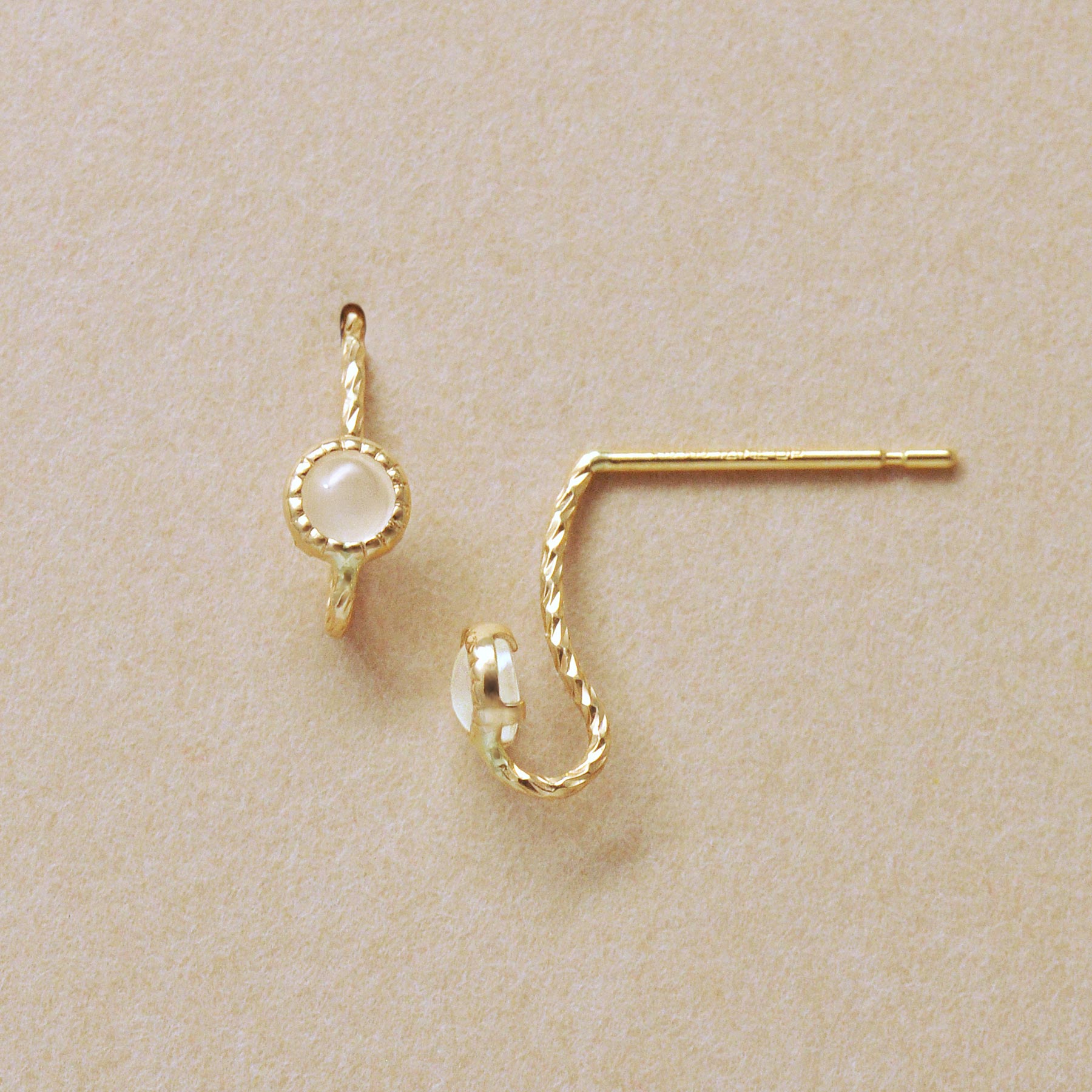 [Palette] 18K/10K Moonstone Base Earrings (Yellow Gold) - Product Image