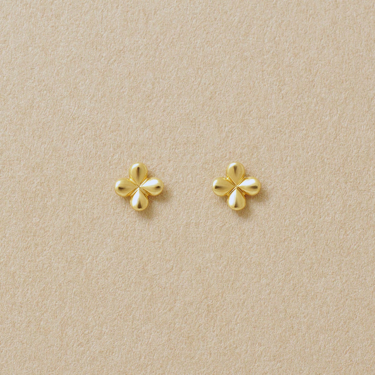 [Second Earrings] 18K Mini Flower Earrings (Yellow Gold) - Product Image