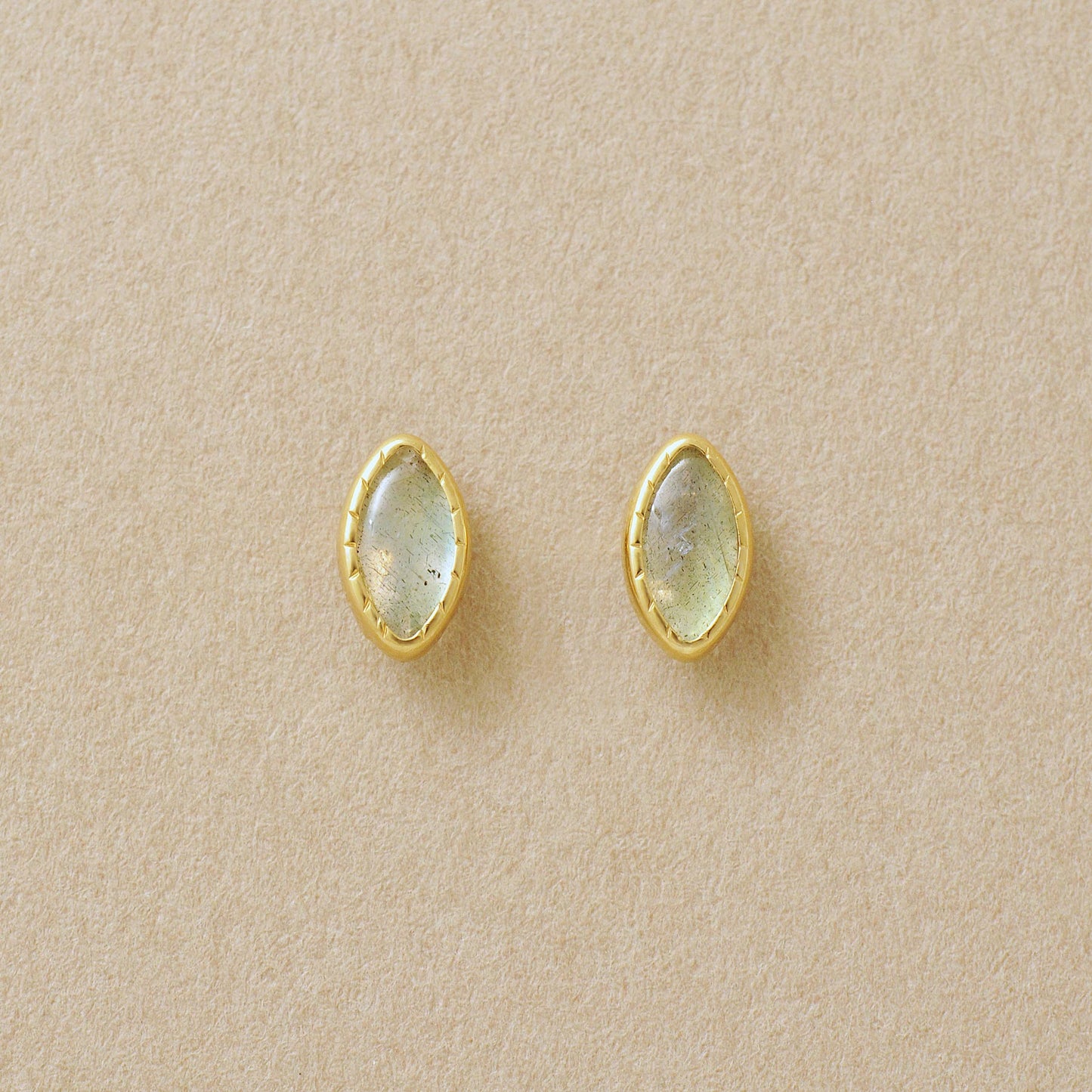 [Second Earrings] 18K Labradorite Earrings (Yellow Gold) - Product Image