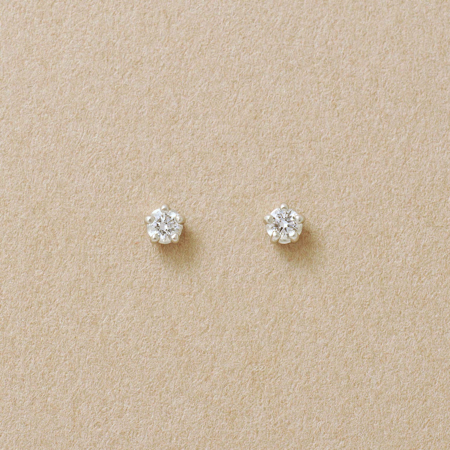 [Second Earrings] Platinum Diamond Earrings 0.06ct - Product Image