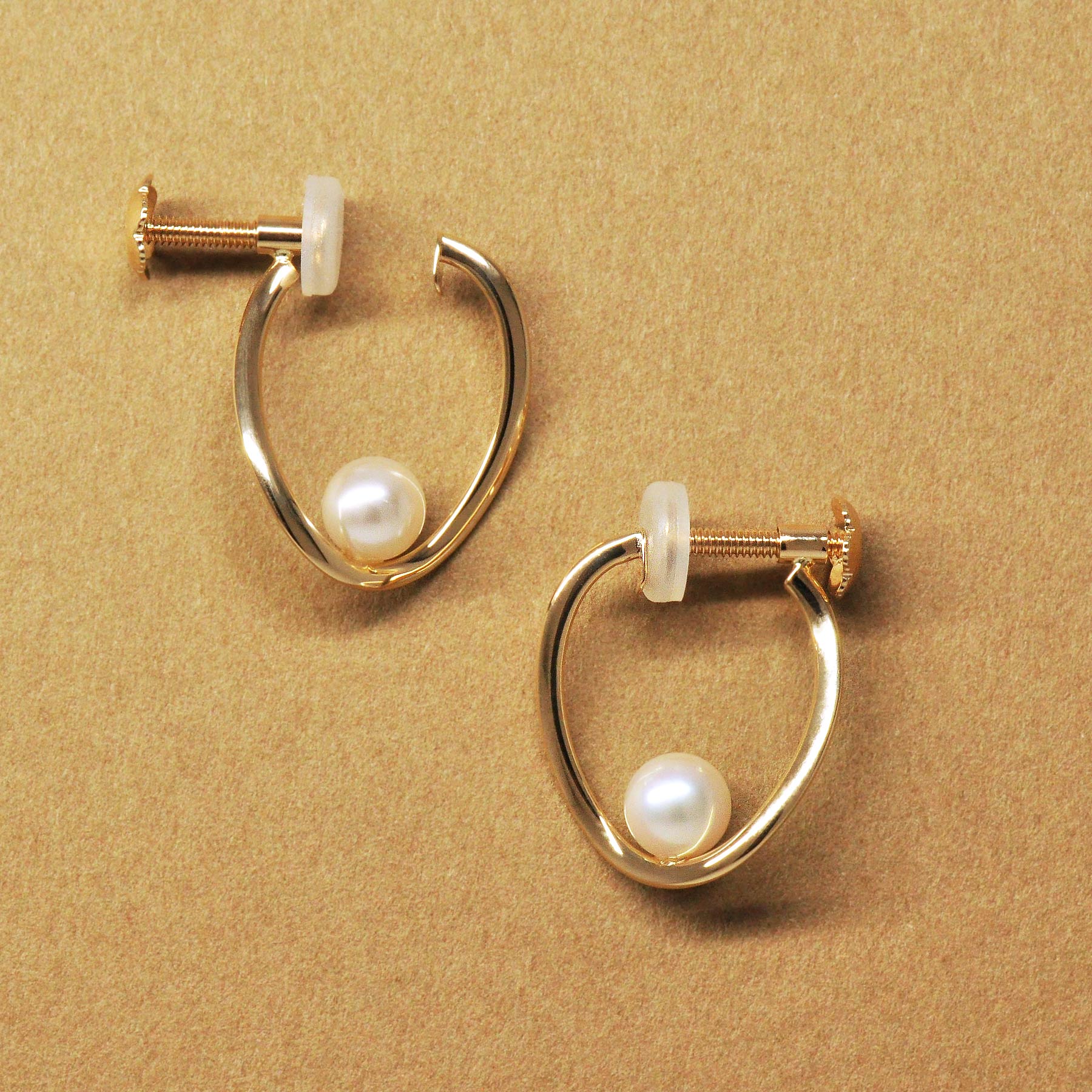 10K Yellow Gold Twisted Hoop Pearl Clip-On Earrings - Product Image