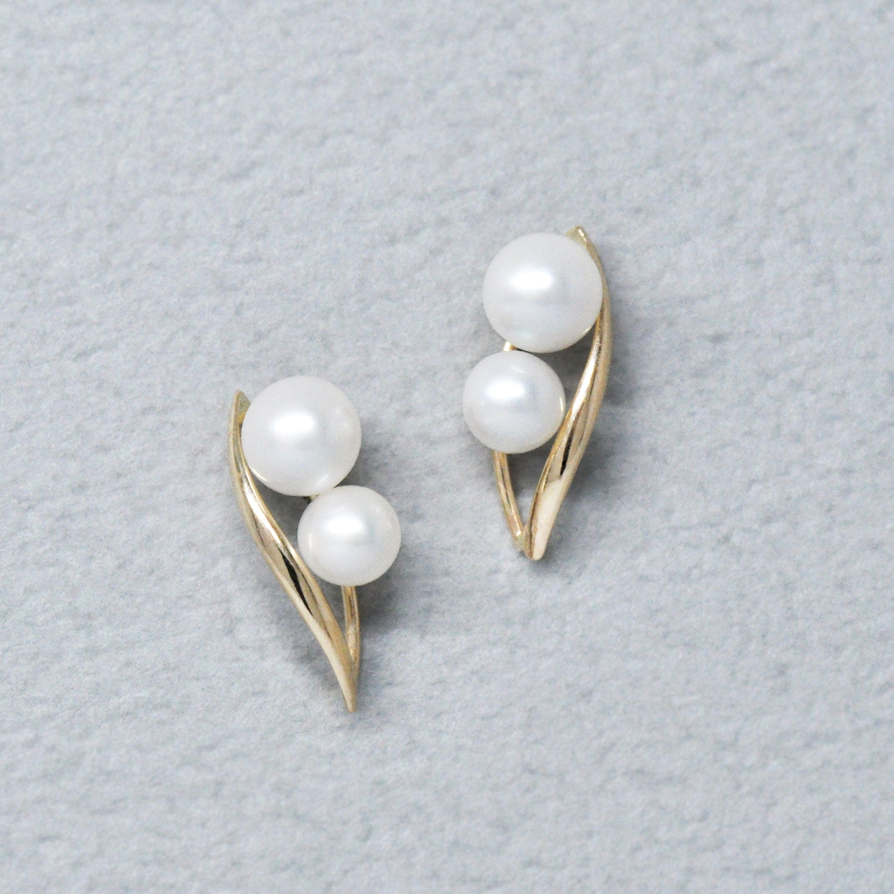 18K/10K Yellow Gold Freshwater Pearl Twisted Earrings - Product Image