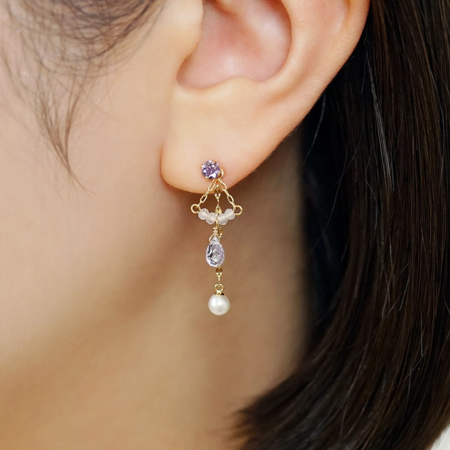 [Palette] 18K/10K Amethyst Charm Set Earrings [Flow] (Yellow Gold) - Model Image