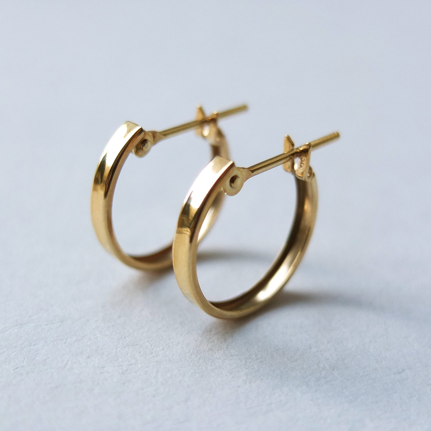 18K/10K Yellow Gold Basic Hoop Earrings - Product Image