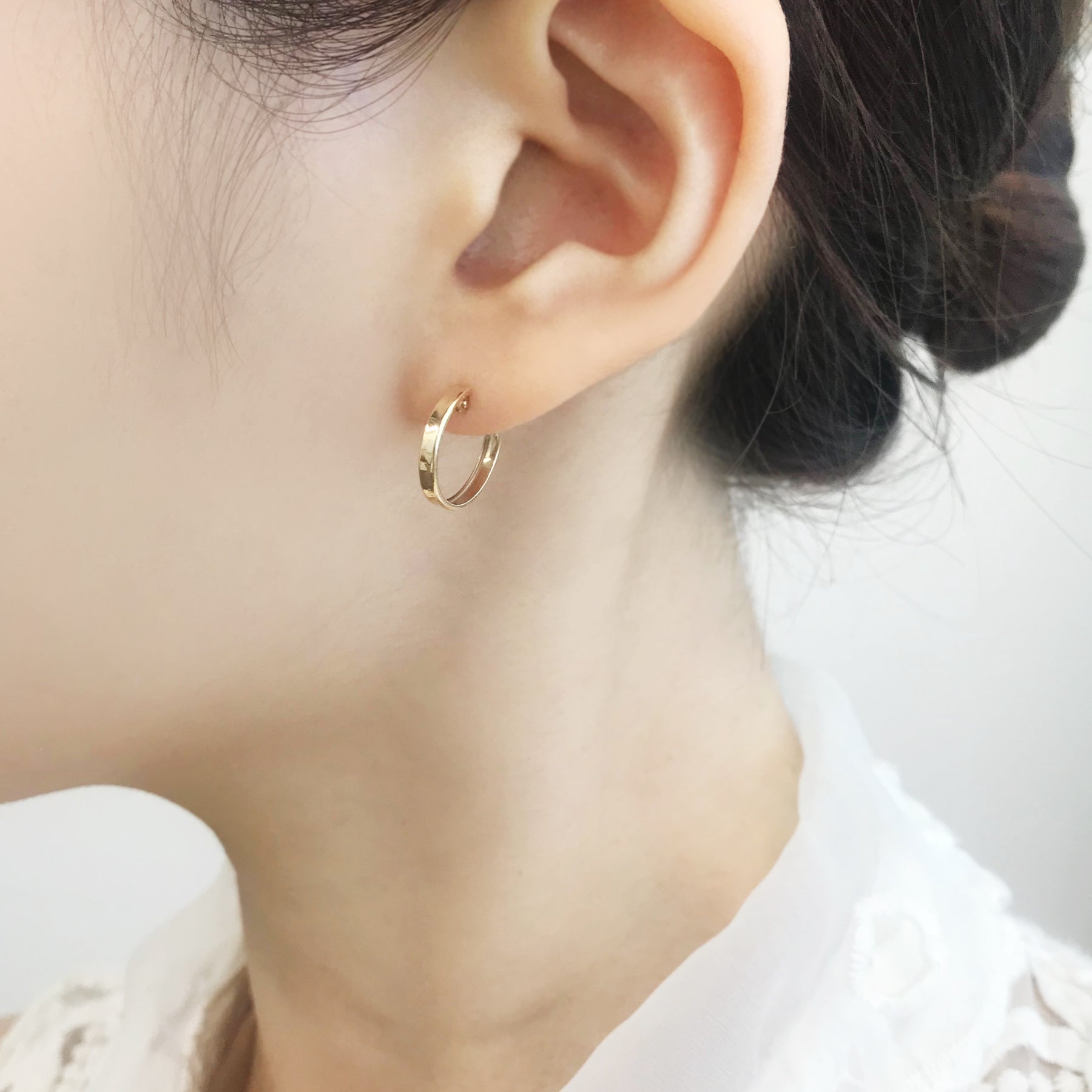 18K/10K Yellow Gold Basic Hoop Earrings - Model Image