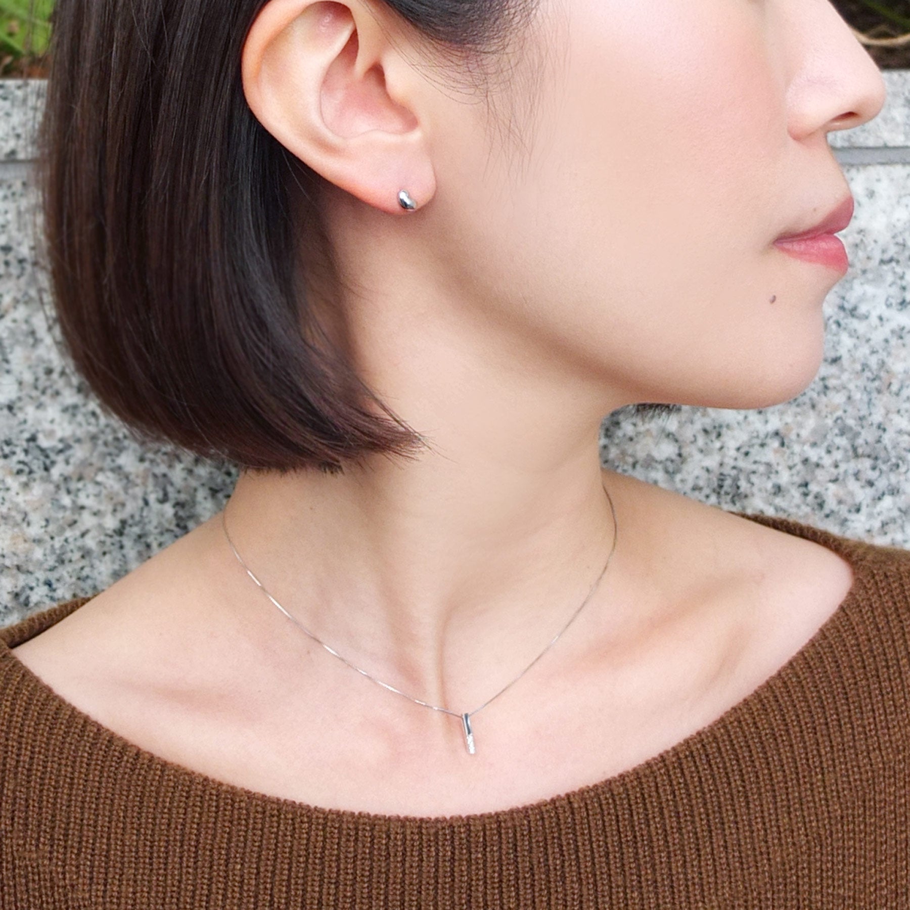 [Second Earrings] Platinum Beans Earring - Model Image