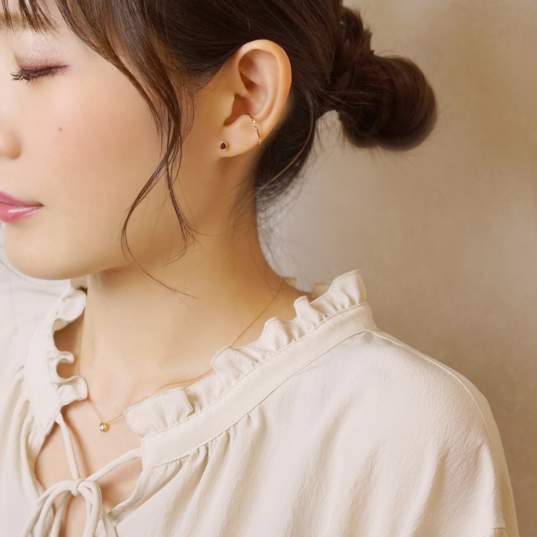 [Second Earrings] 18K Yellow Gold Ruby Drop Earrings - Model Image
