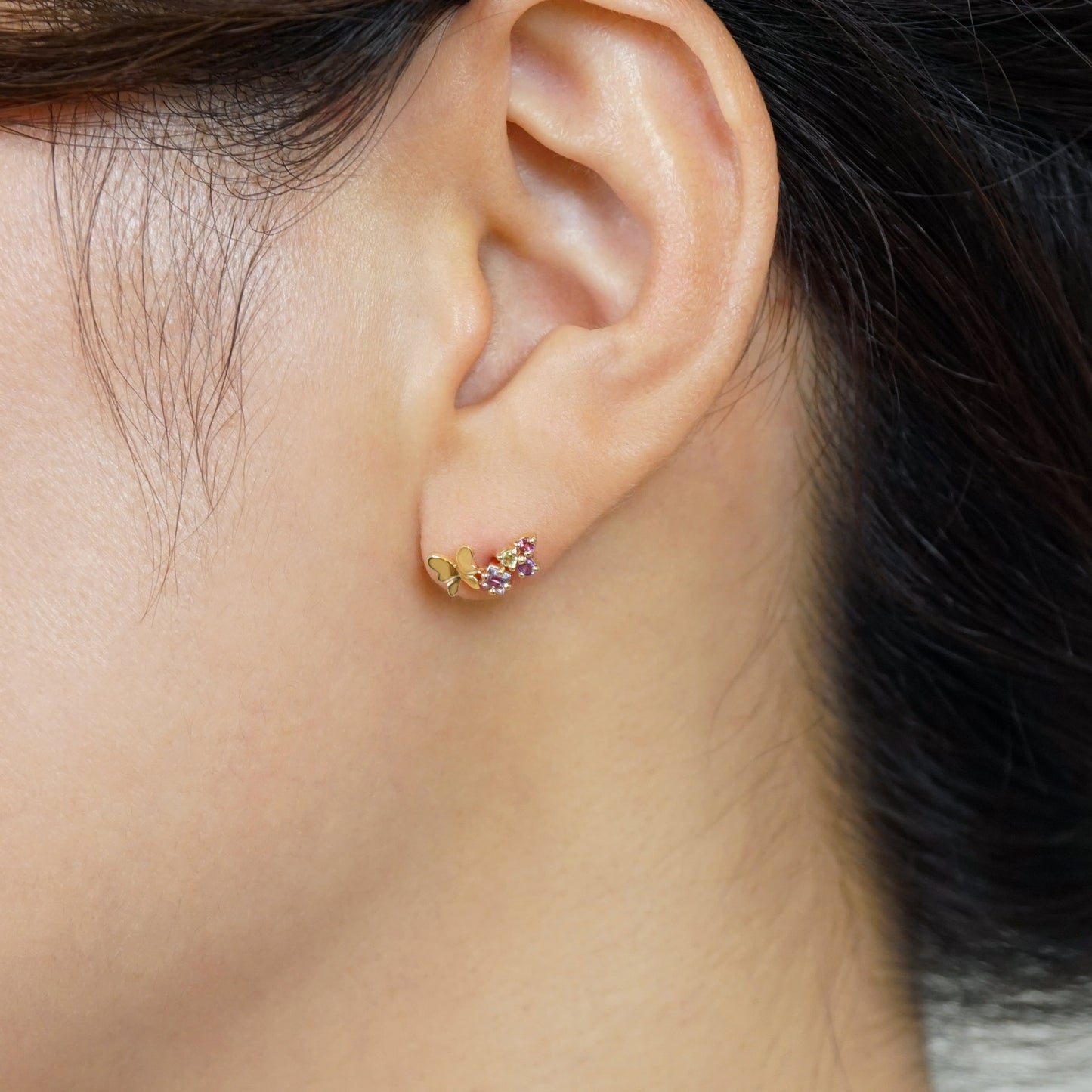 [Solo Earring] 18K/10K Butterfly Single Earring (Yellow Gold) - Model Image