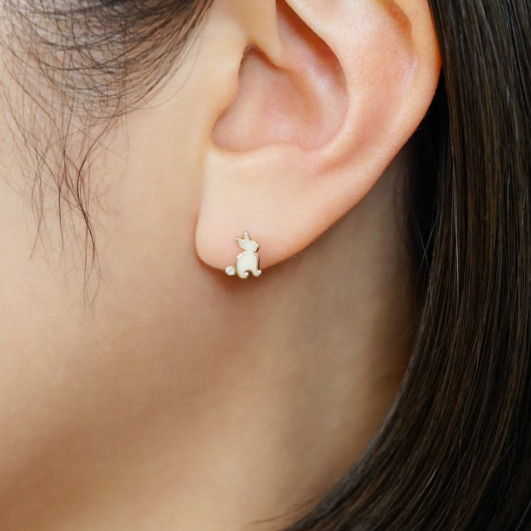 [Solo Earring] 18K/10K Rabbit Single Earring (Yellow Gold) - Model Image