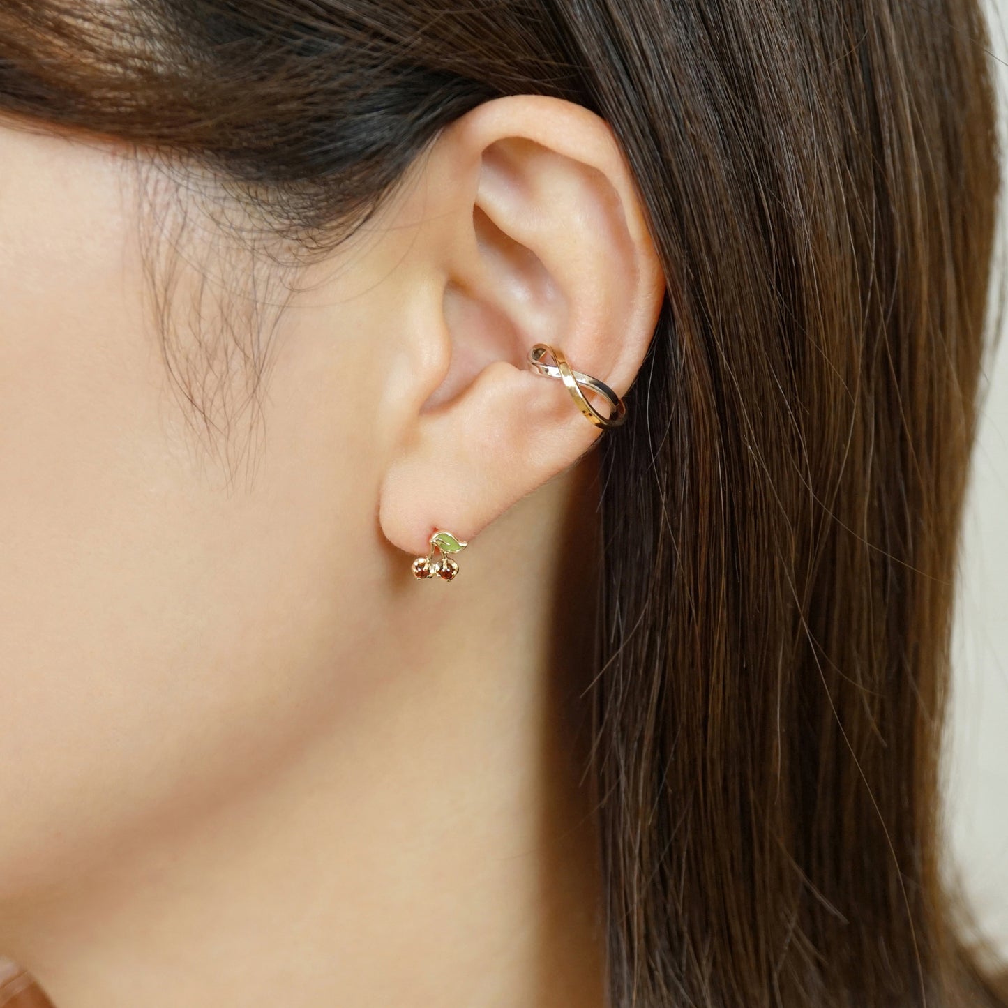 [Solo Earring] 18K/10K Cherries Single Earring (Yellow Gold) - Model Image