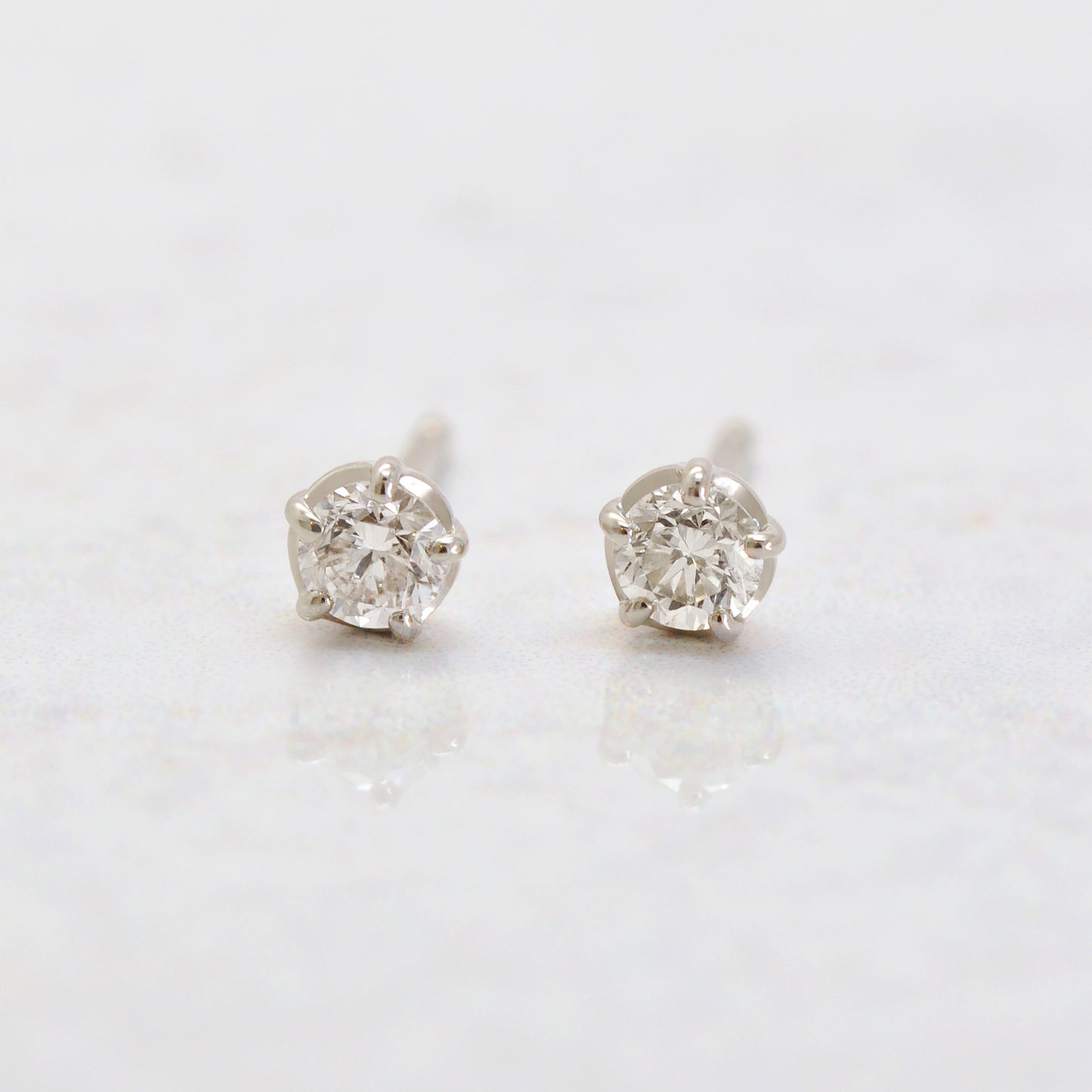 [Second Earrings] Platinum Diamond Earrings 0. 30ct - Product Image