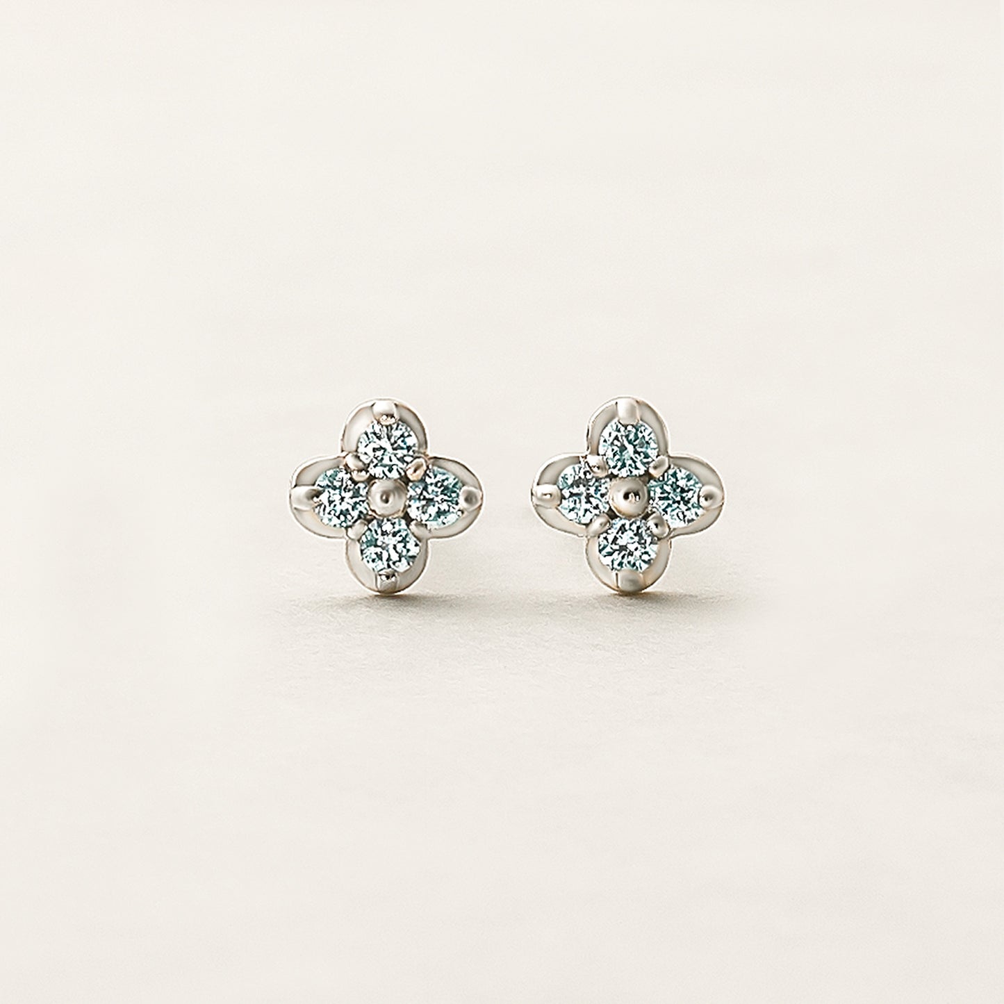 [Second Earrings] Platinum Ice Blue Diamond Earrings 0.08ct - Product Image