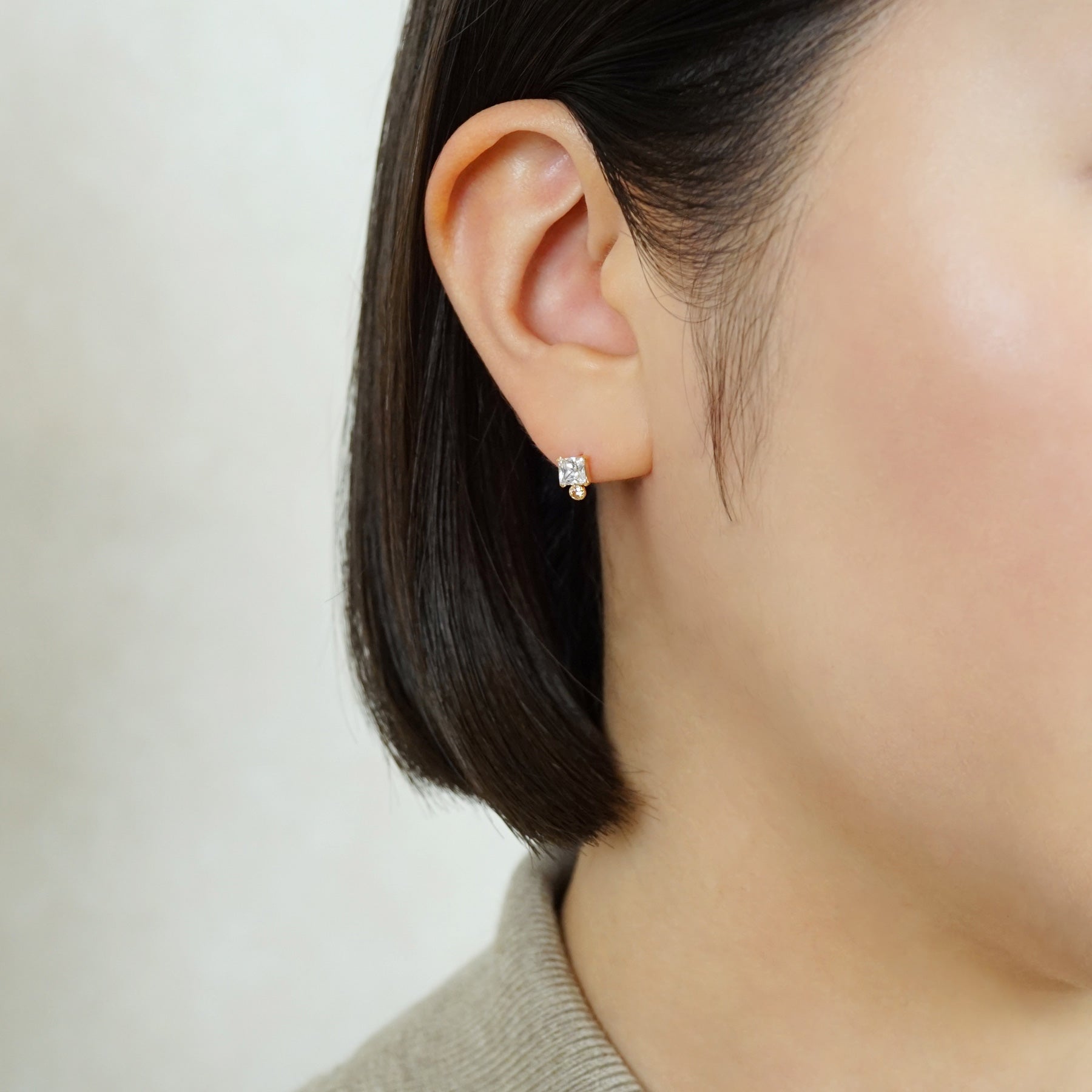 10K Champagne Color Square Stud Earrings (Yellow Gold) - Model Image