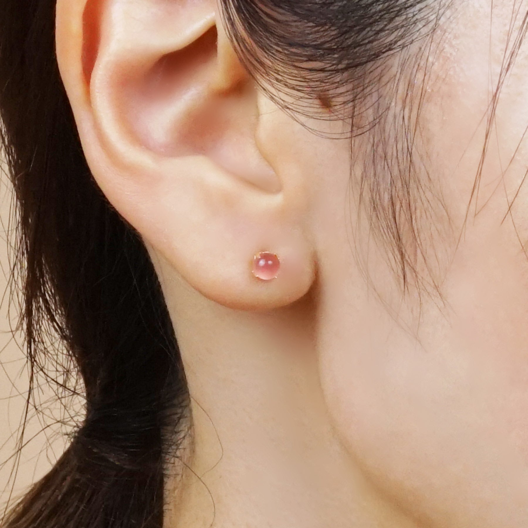 [Second Earrings] 18K Yellow Gold Inca Rose Cabochon Earrings - Model Image