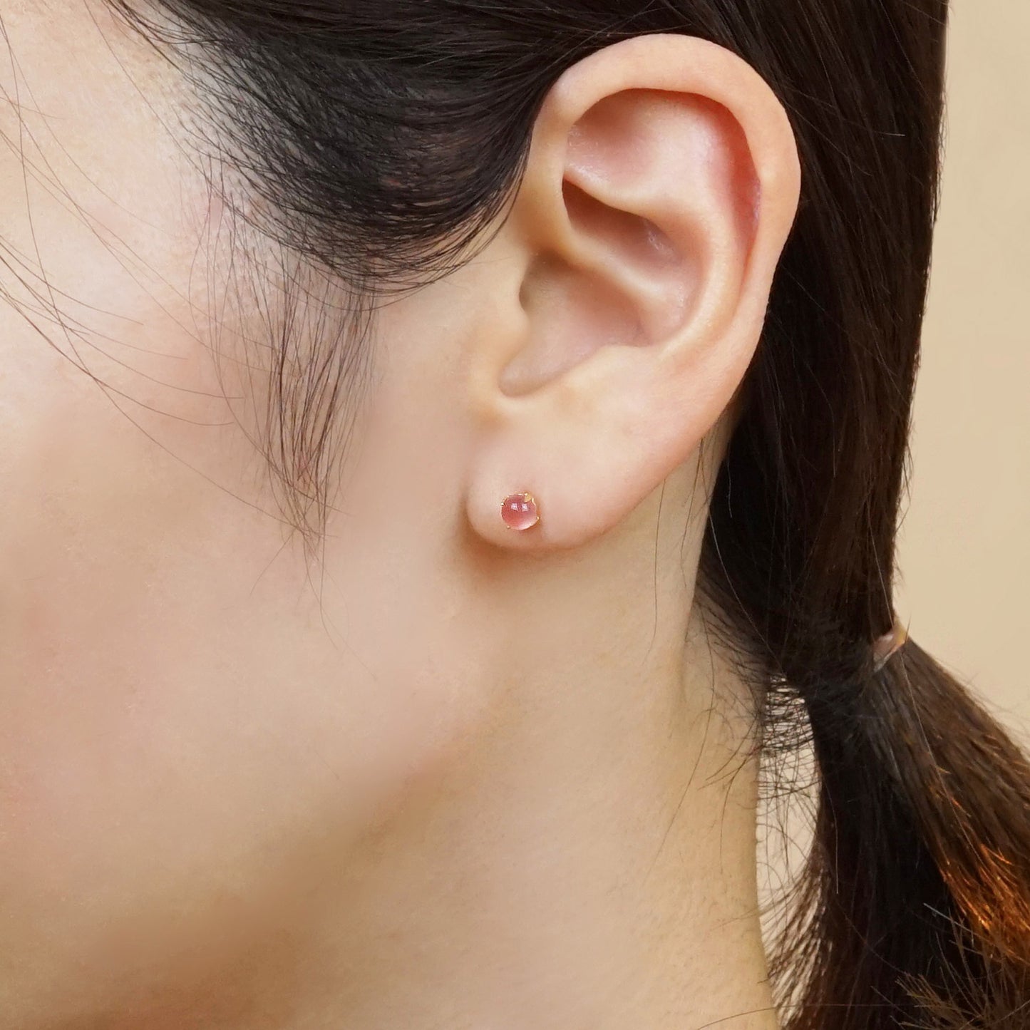 [Second Earrings] 18K Yellow Gold Inca Rose Cabochon Earrings - Model Image